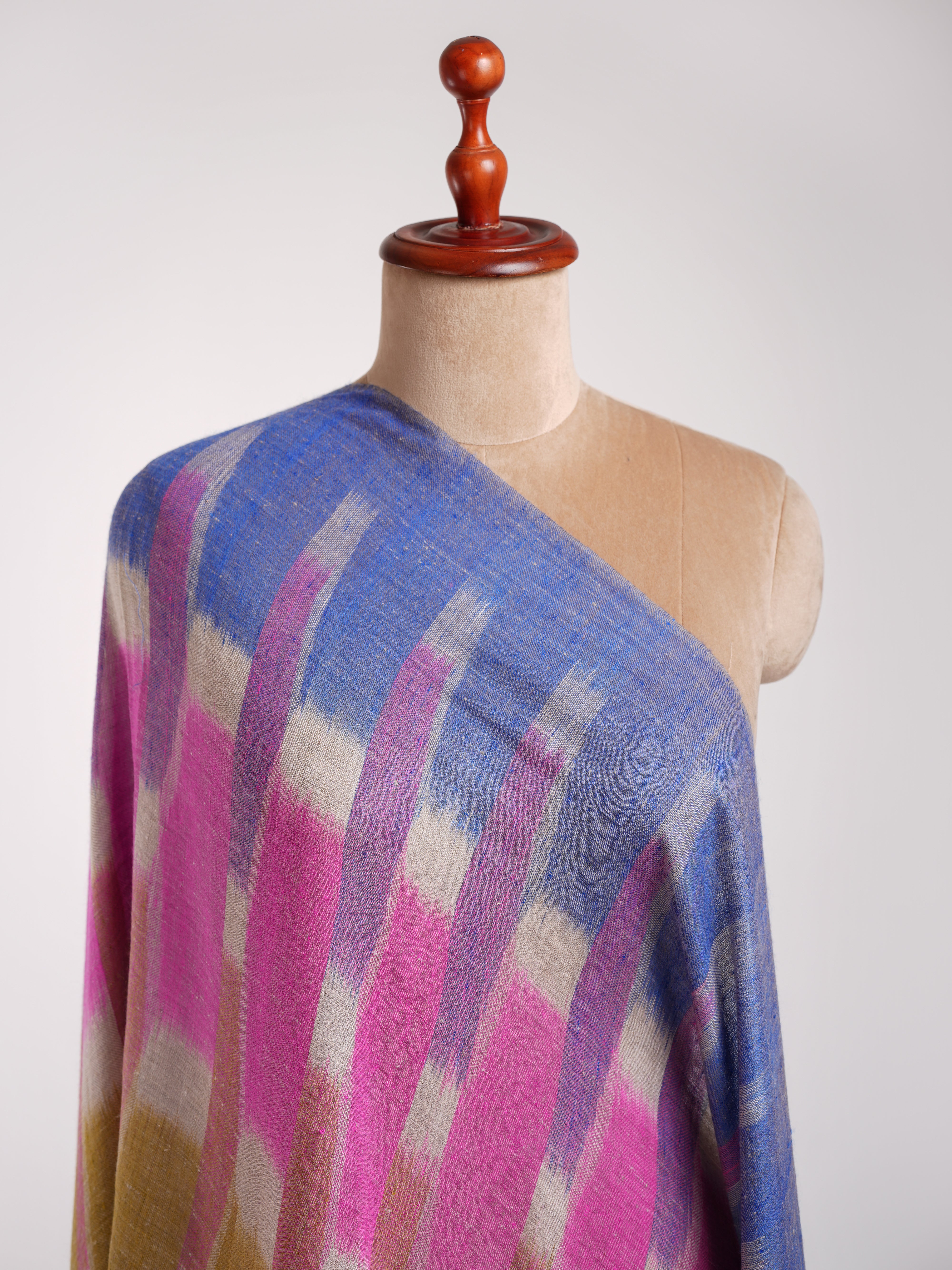 Comodo involucro di pashmina artistico fatto a mano