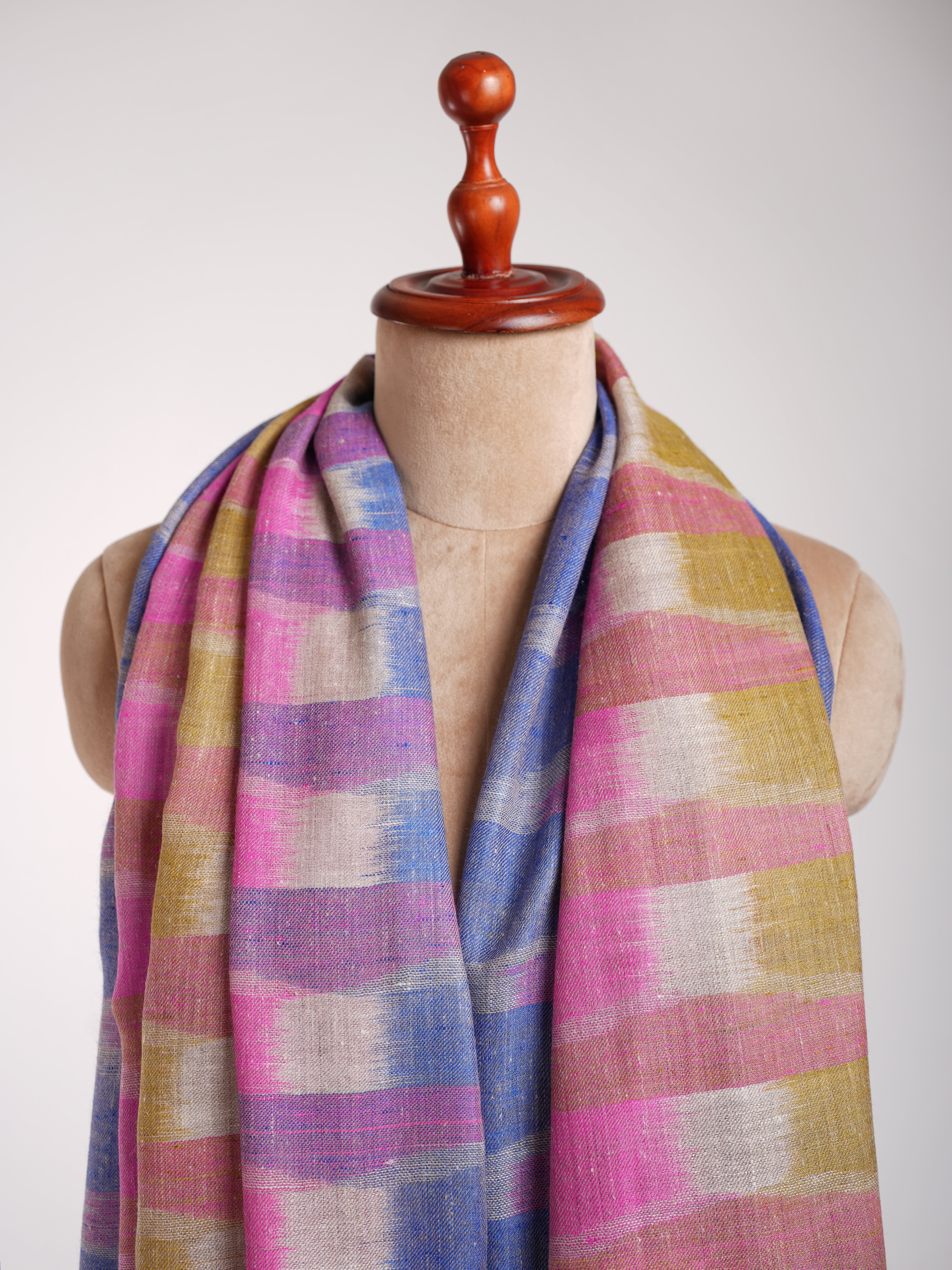Comodo involucro di pashmina artistico fatto a mano