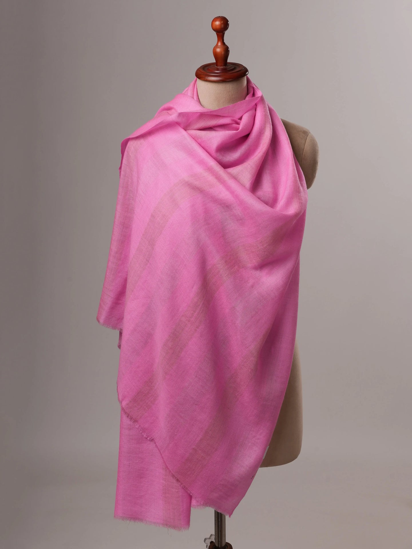 Handwoven Baby Pink Pashmina Shawl with Elegant Zari Detailing Shahkaar