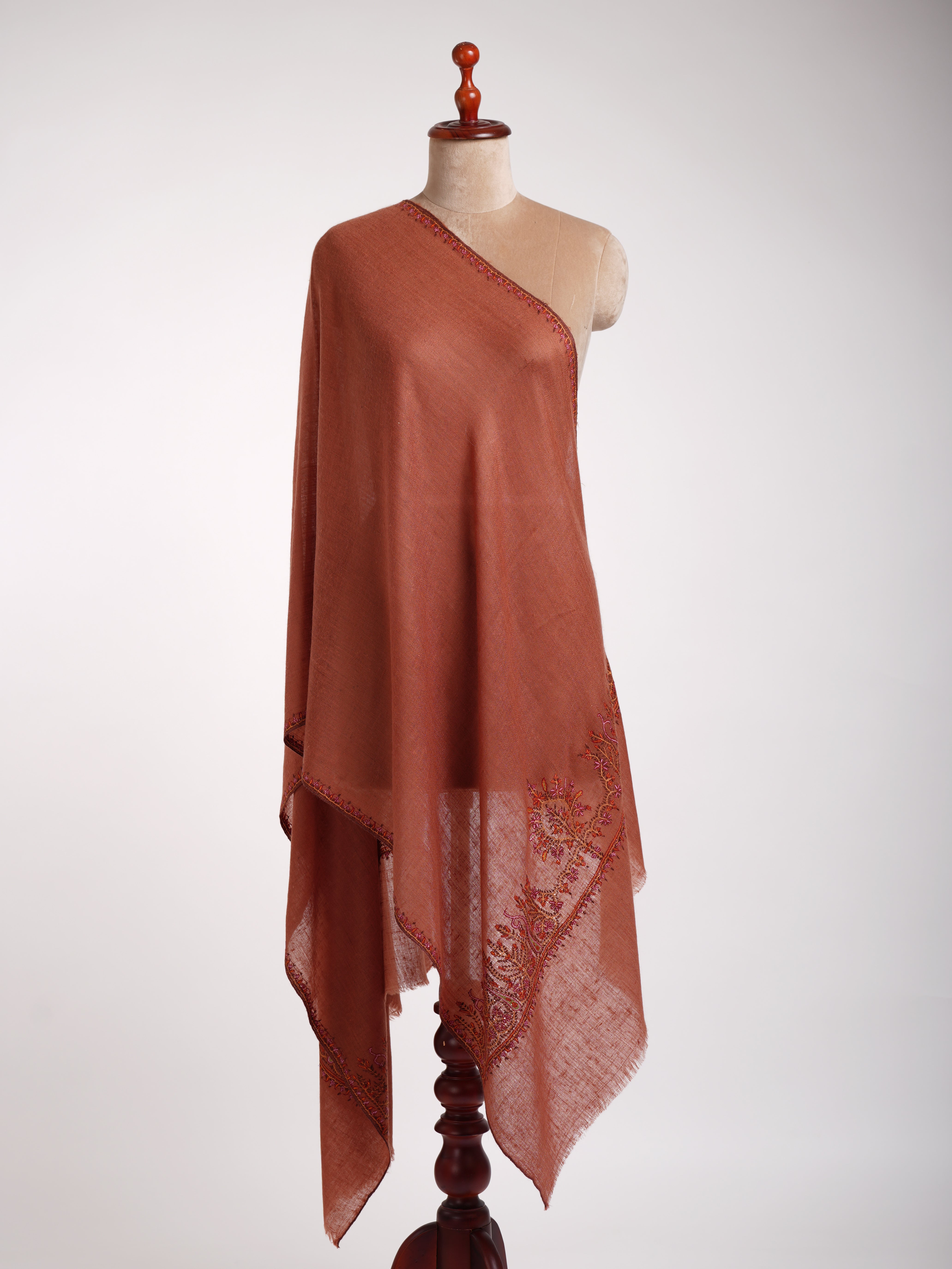 Stola in cashmere indiano ricamato Palla Sozni