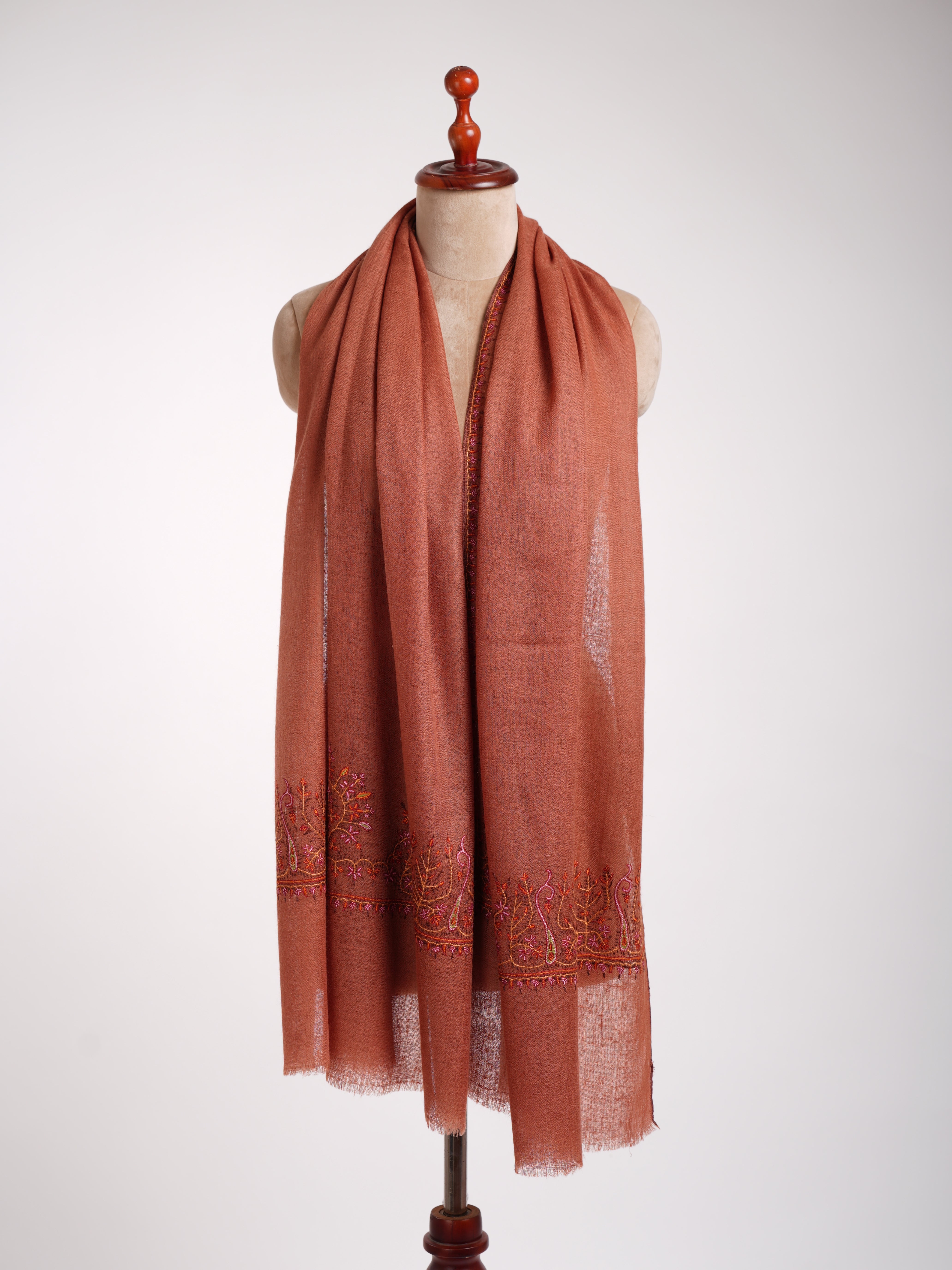 Stola in cashmere indiano ricamato Palla Sozni