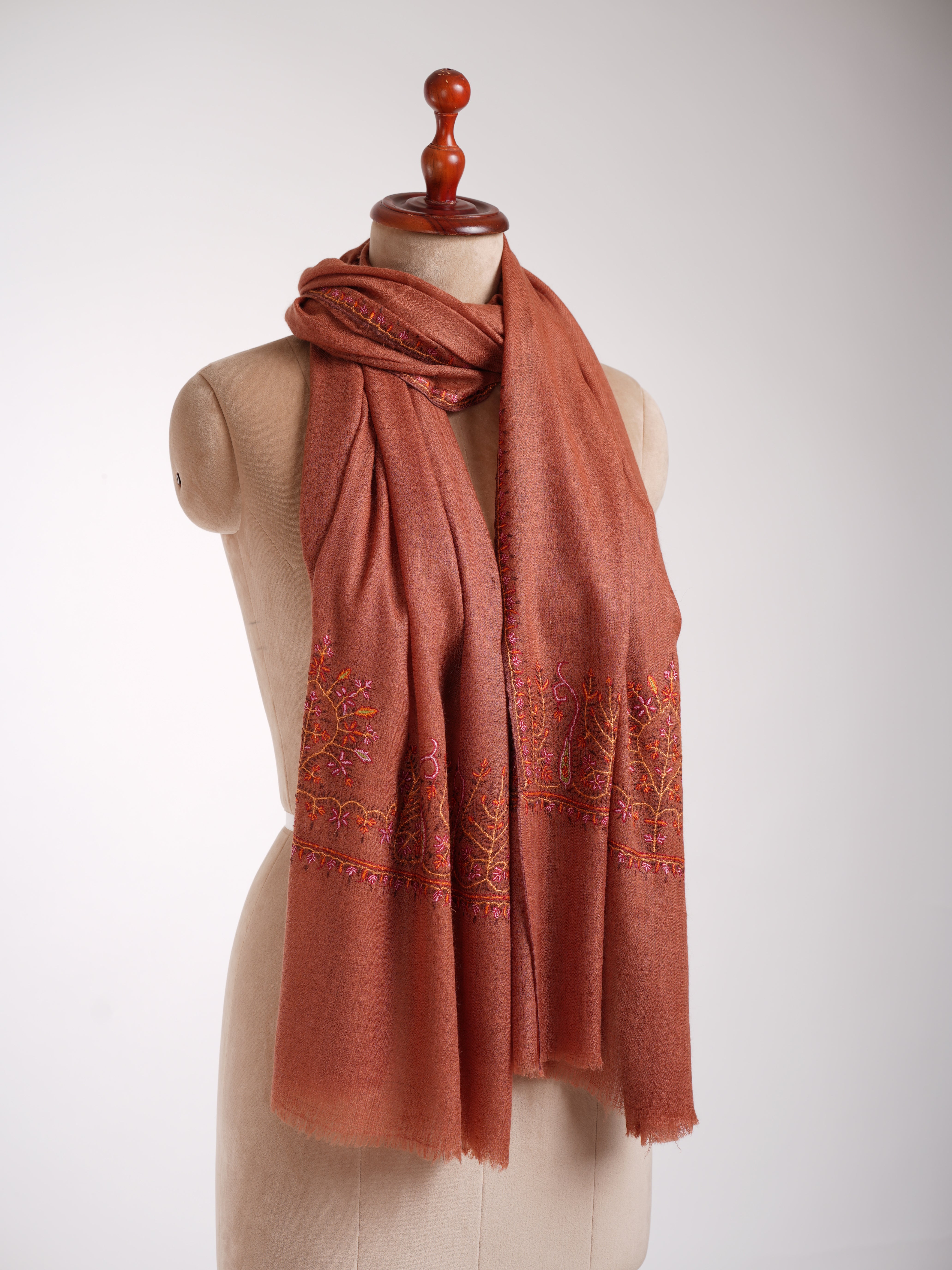 Stola in cashmere indiano ricamato Palla Sozni
