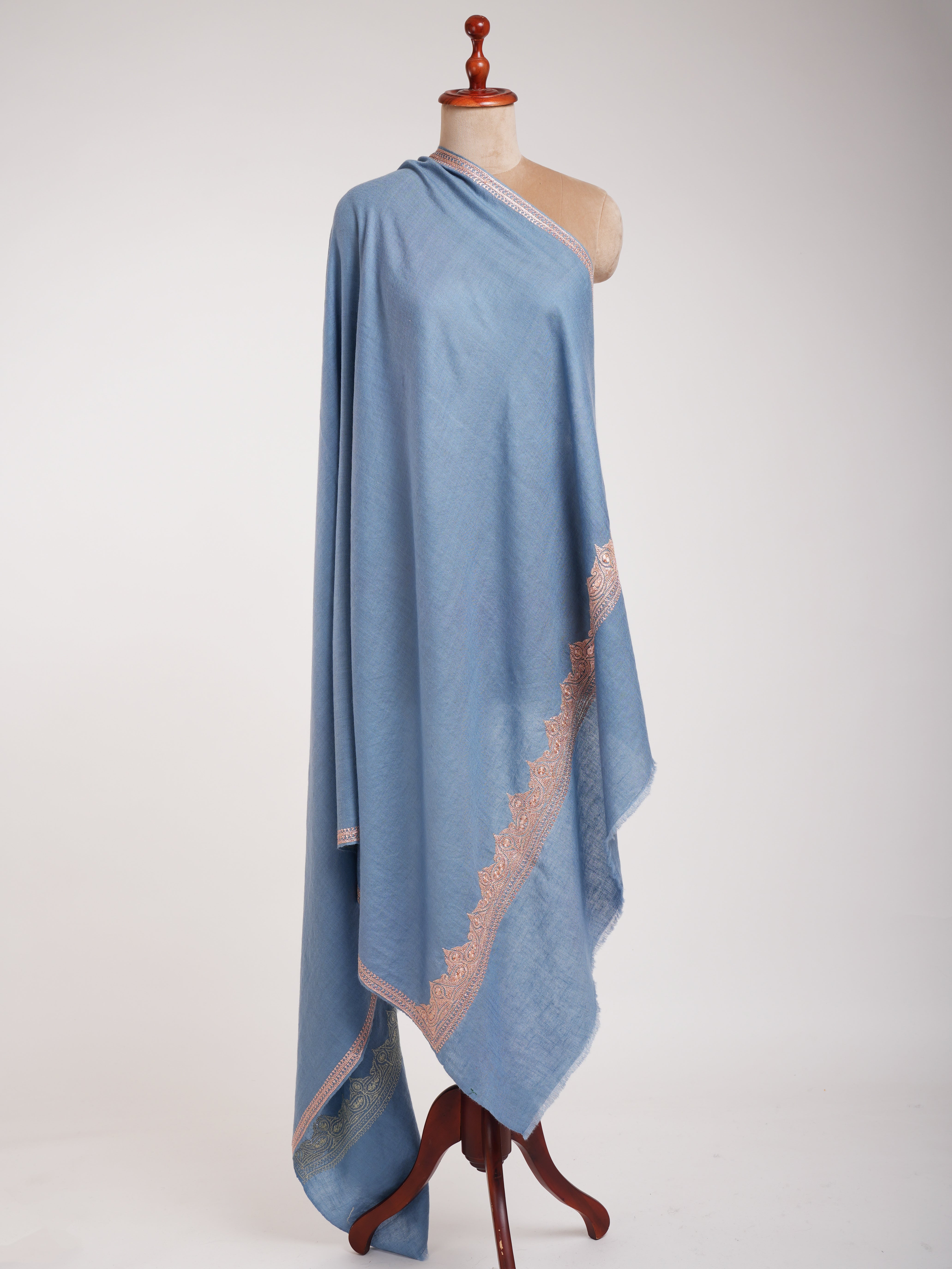 Scialle di Pashmina Kashmir blu cielo con ricamo artistico Tilla