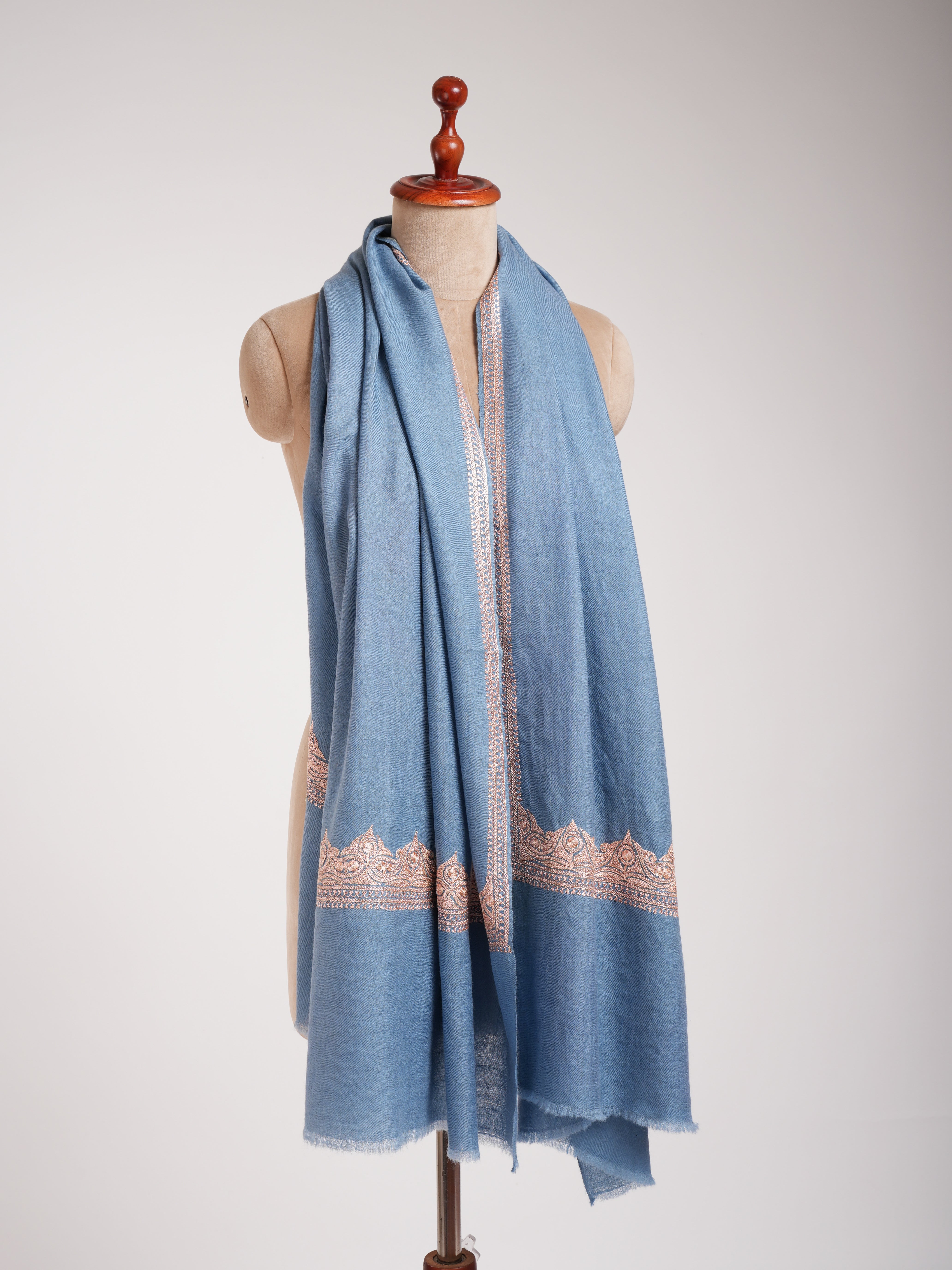 Scialle di Pashmina Kashmir blu cielo con ricamo artistico Tilla