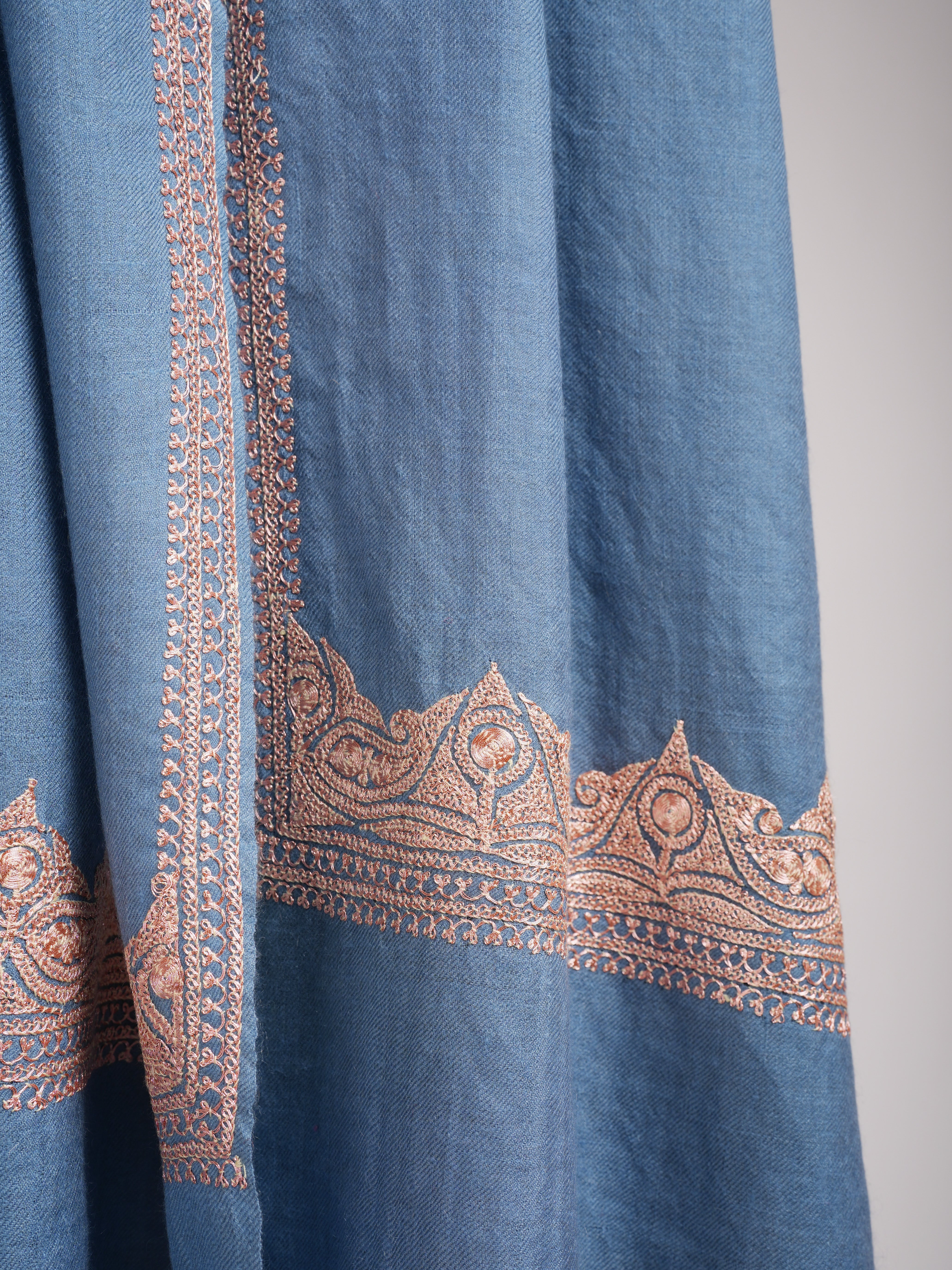 Scialle di Pashmina Kashmir blu cielo con ricamo artistico Tilla