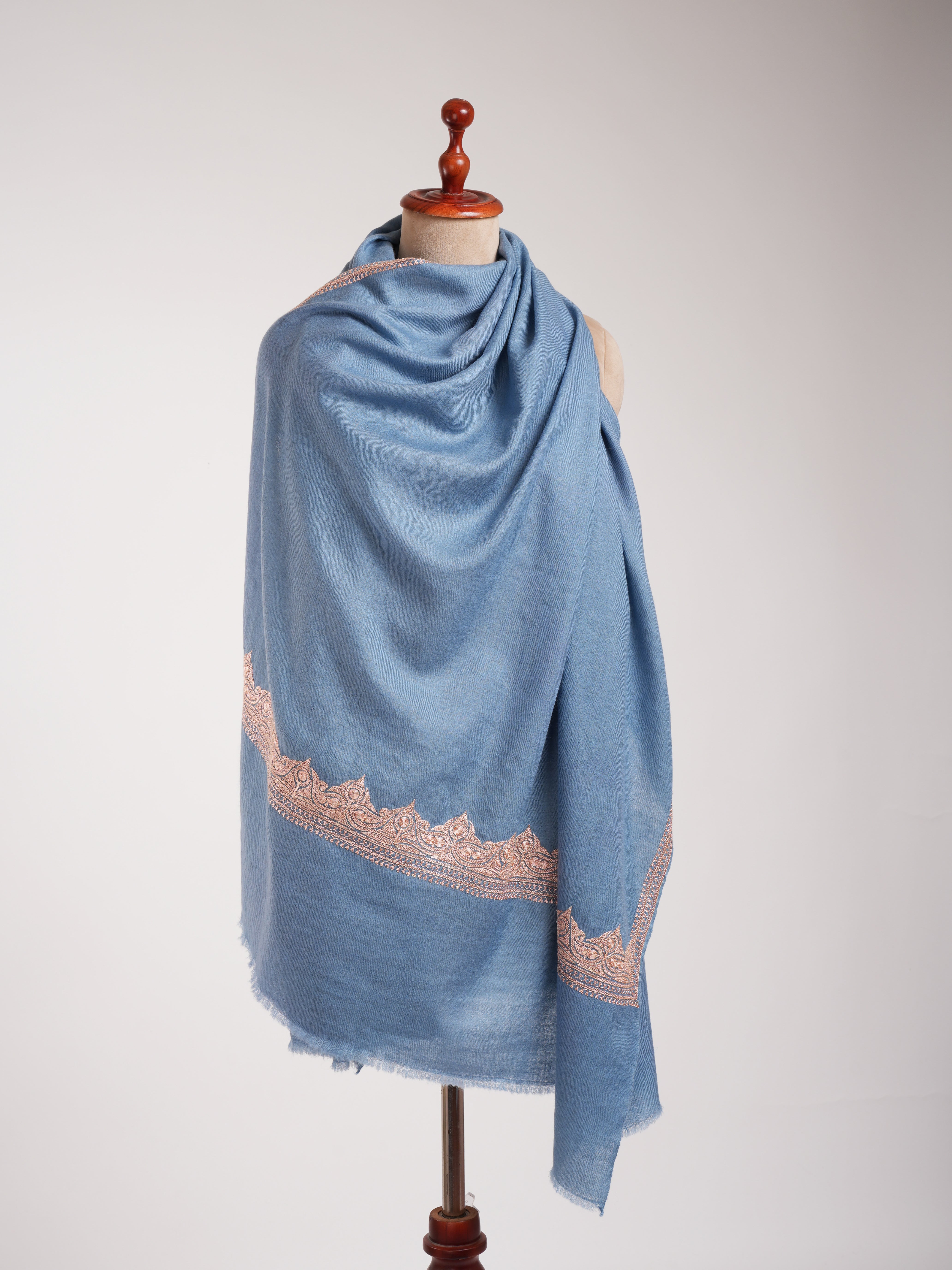 Scialle di Pashmina Kashmir blu cielo con ricamo artistico Tilla