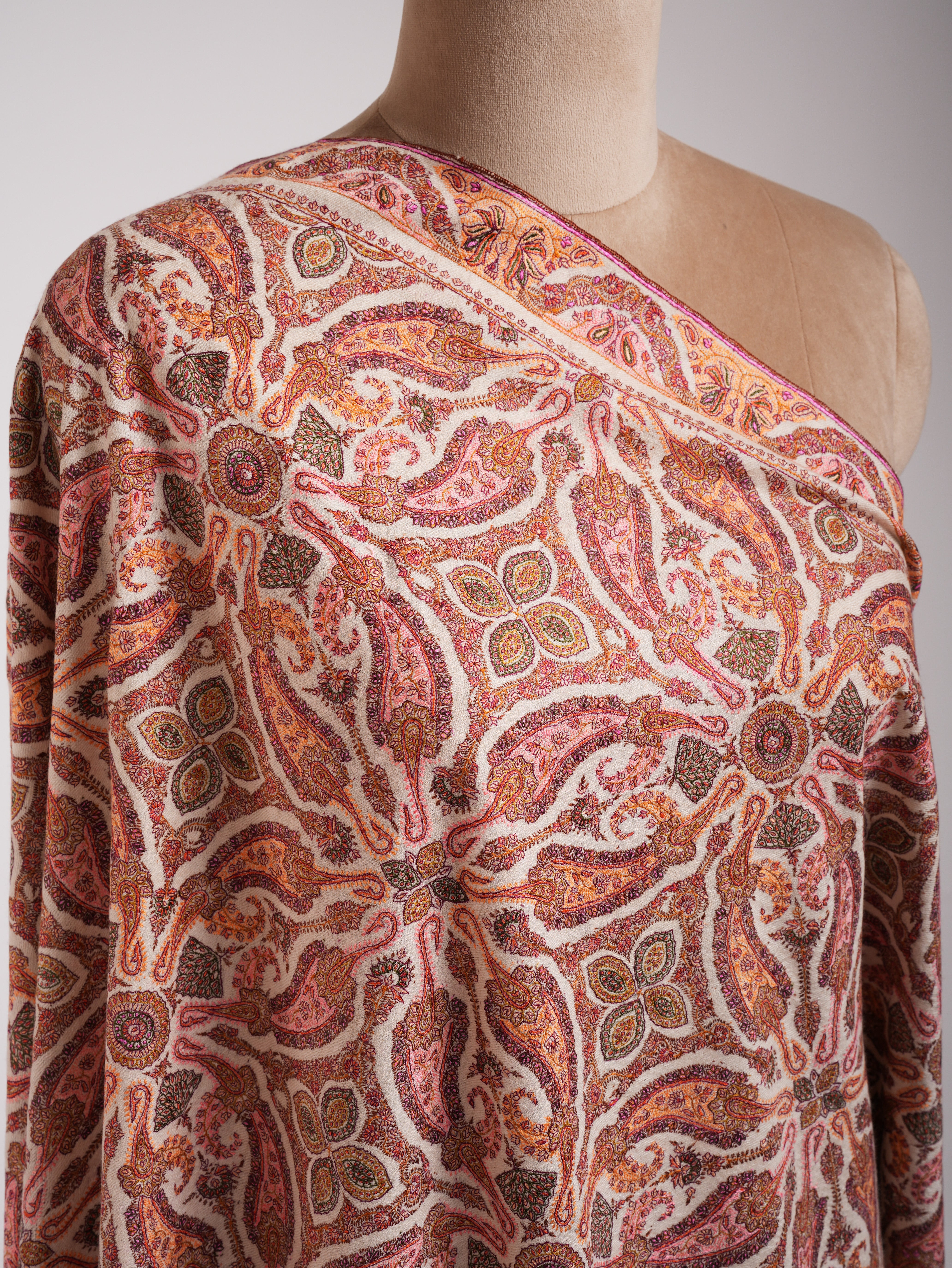 Fine Silk Sozni Broidered Cachemiri mariage Jamavar Châle