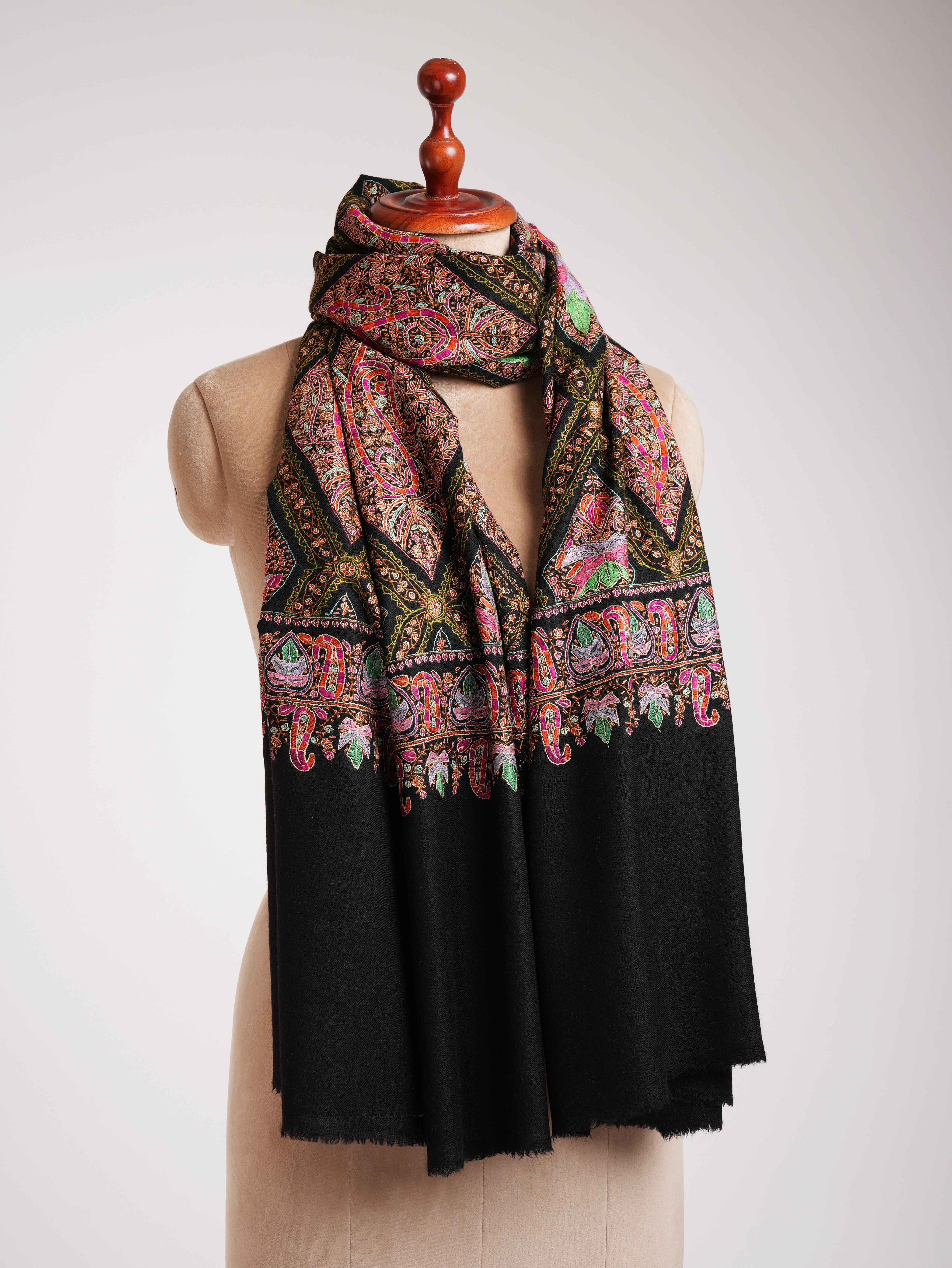 Black Sozni Chinar Embroidered Pashmina Jamavar Shawl