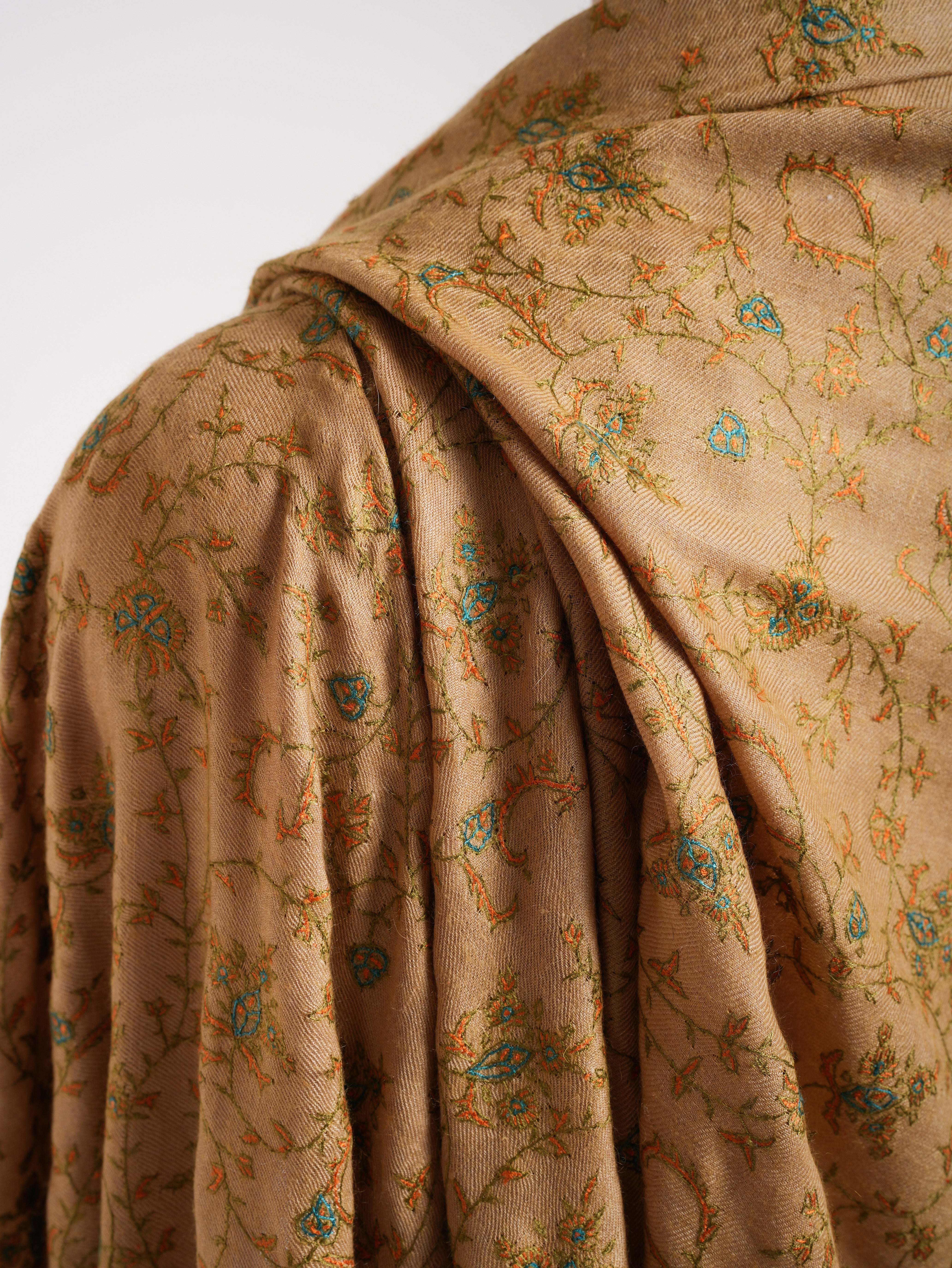 XL Golden Palm Autentico Pashmina indiano con ricamo Sozni.