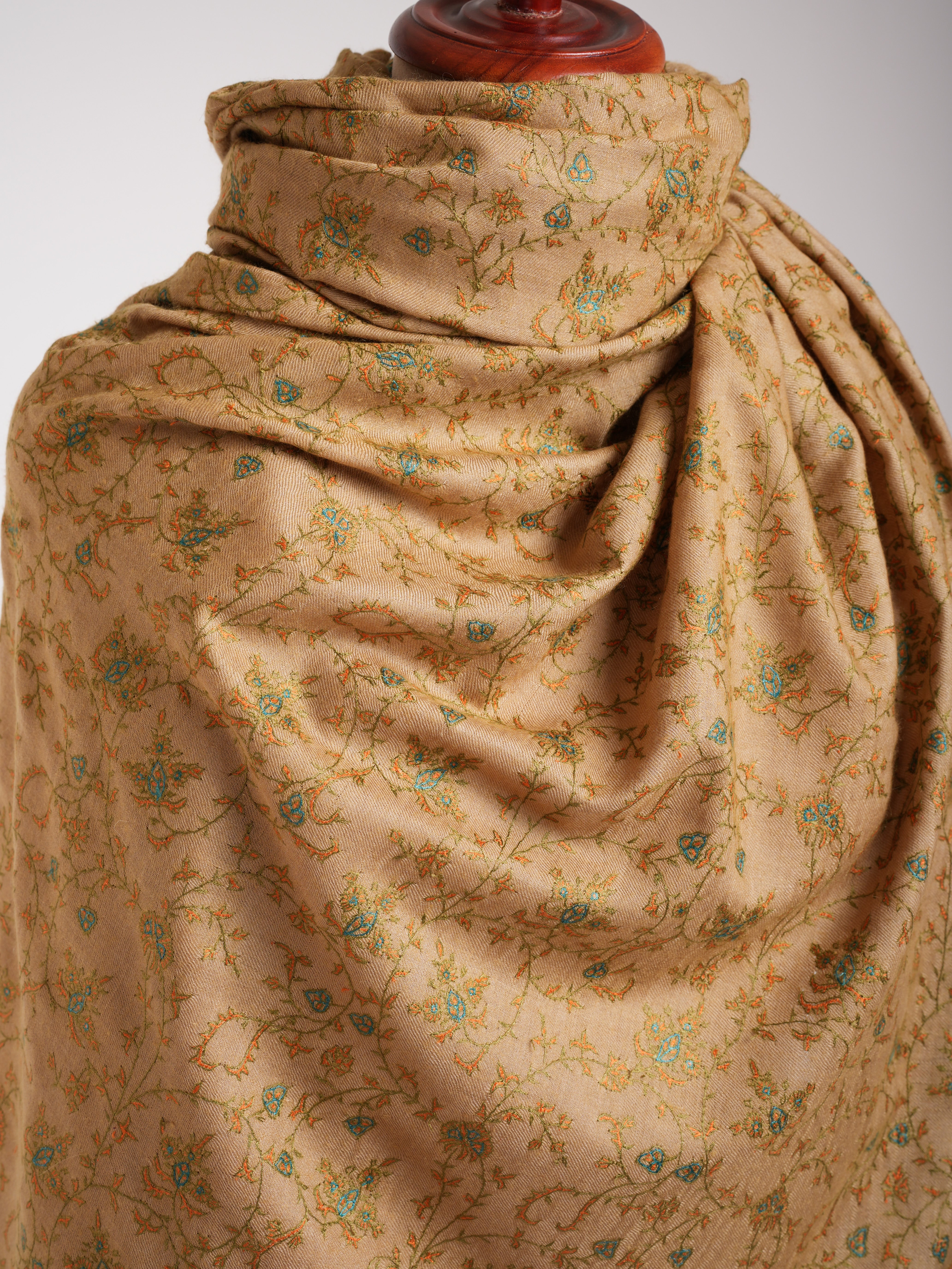 XL Golden Palm Autentico Pashmina indiano con ricamo Sozni.