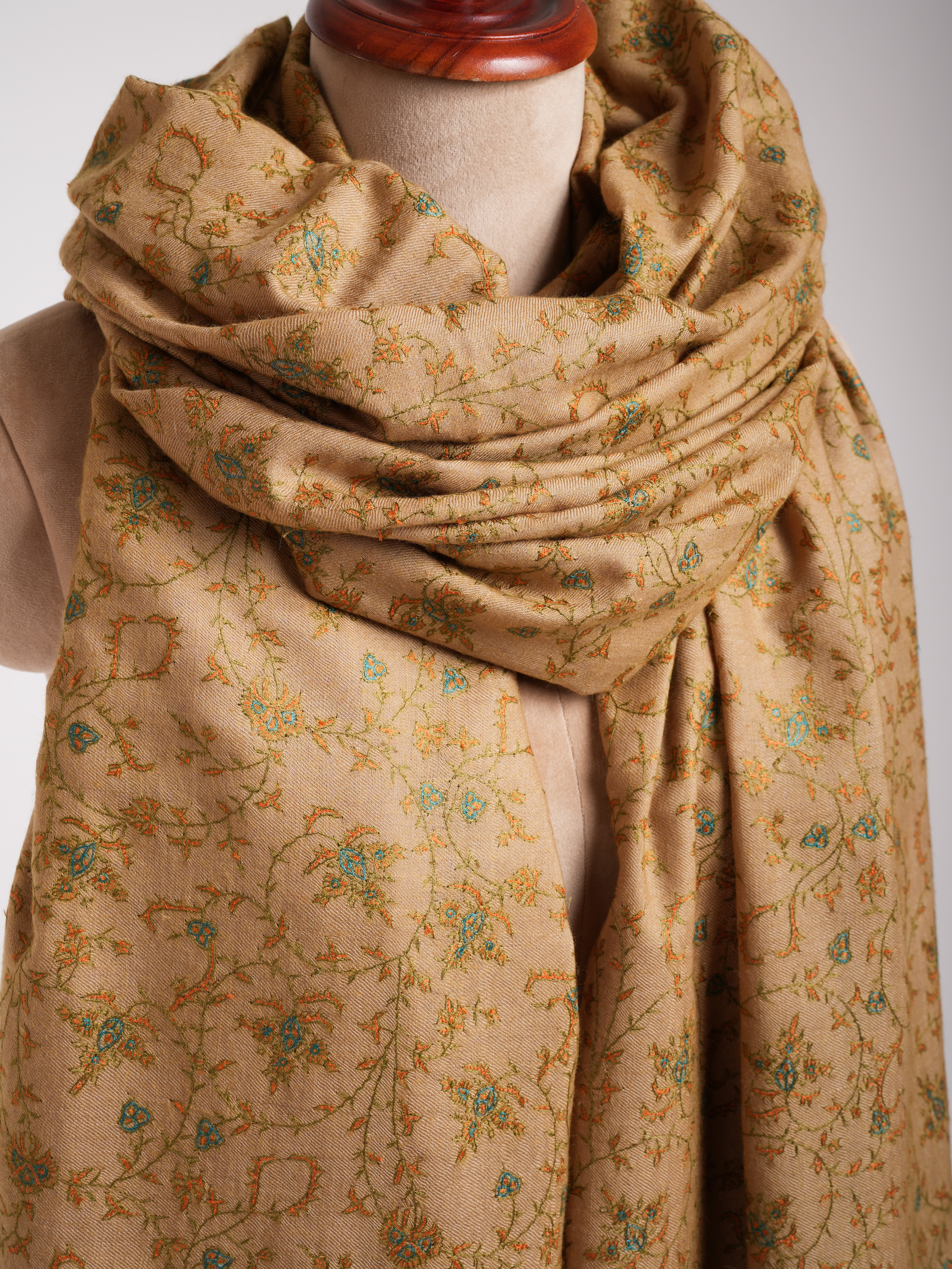 XL Golden Palm Autentico Pashmina indiano con ricamo Sozni.