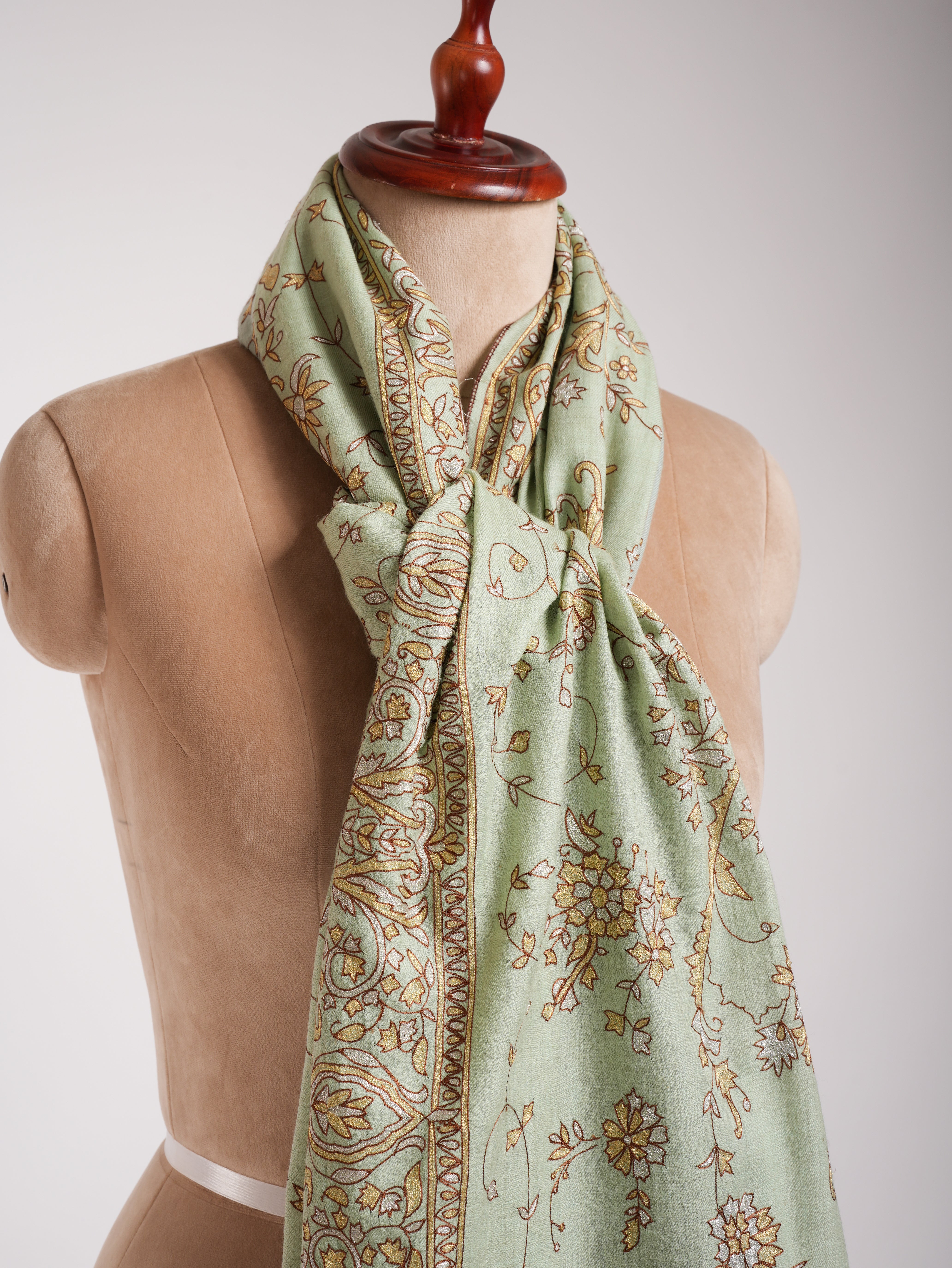 Châle de pashmina indien brodé vert vert clair