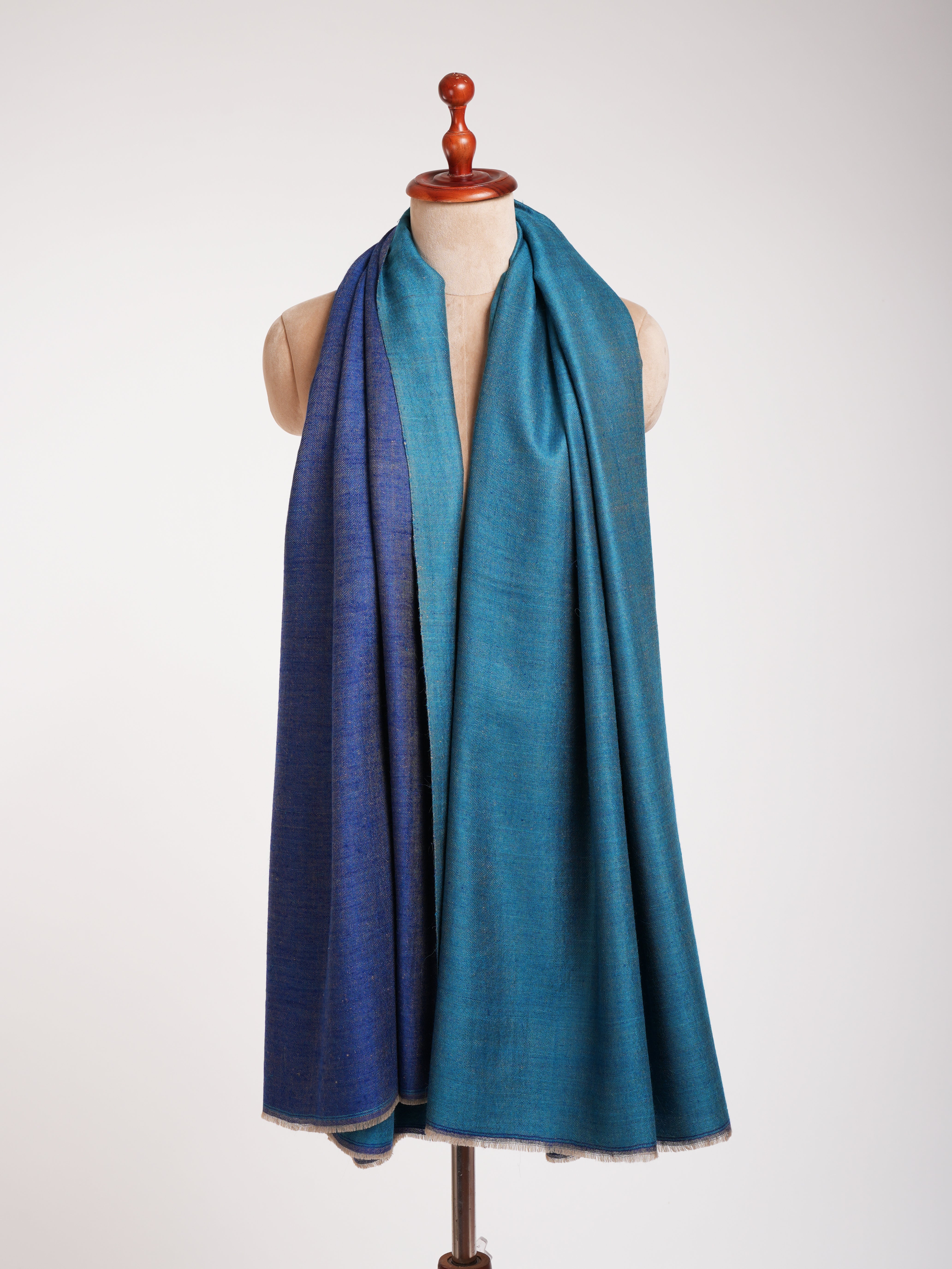 Shades de châle de pashmina soyeuse pur bleu pure