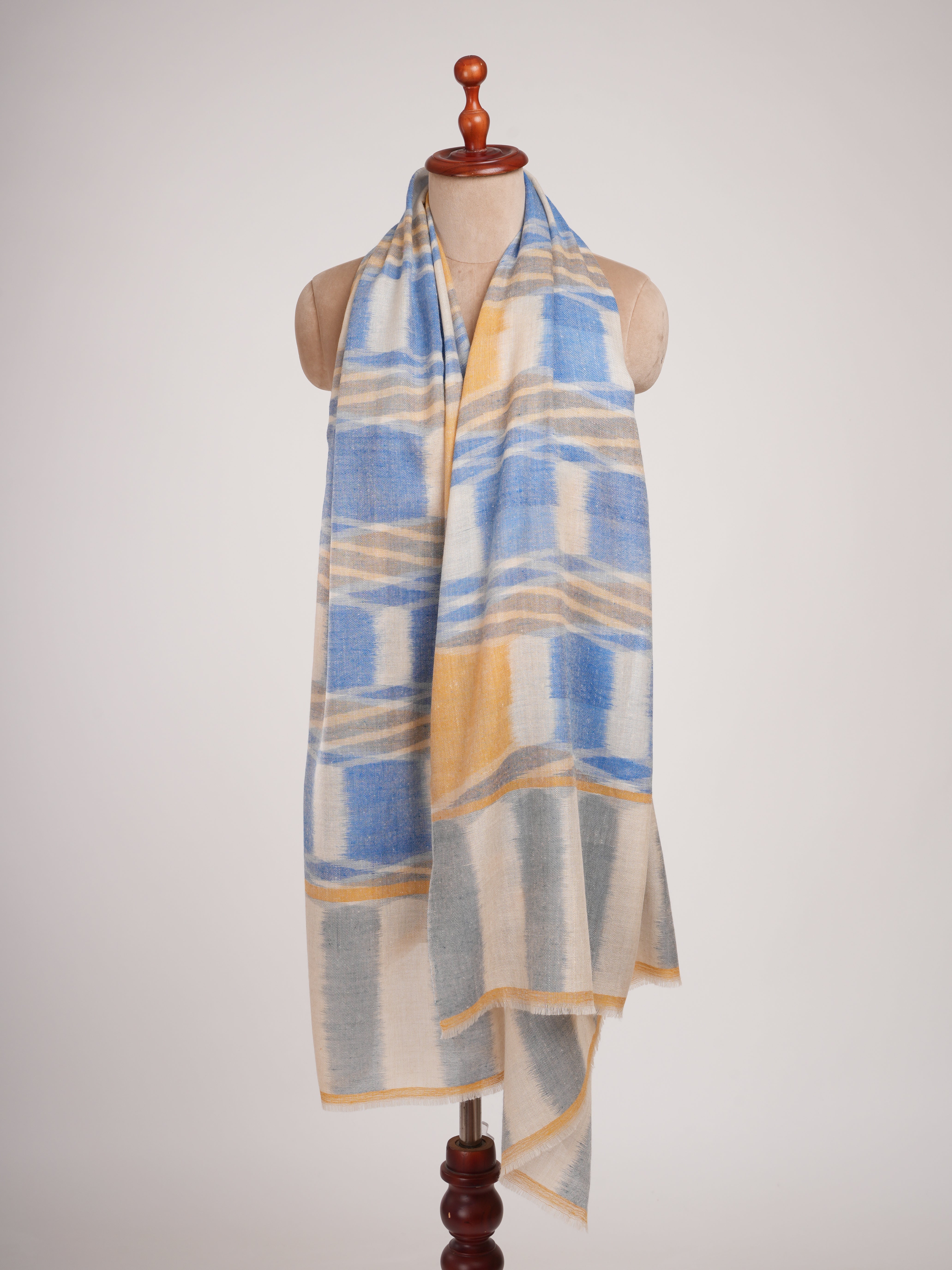 Featherlight Handwoven Ikat Kashmiri Pashmina Shawl
