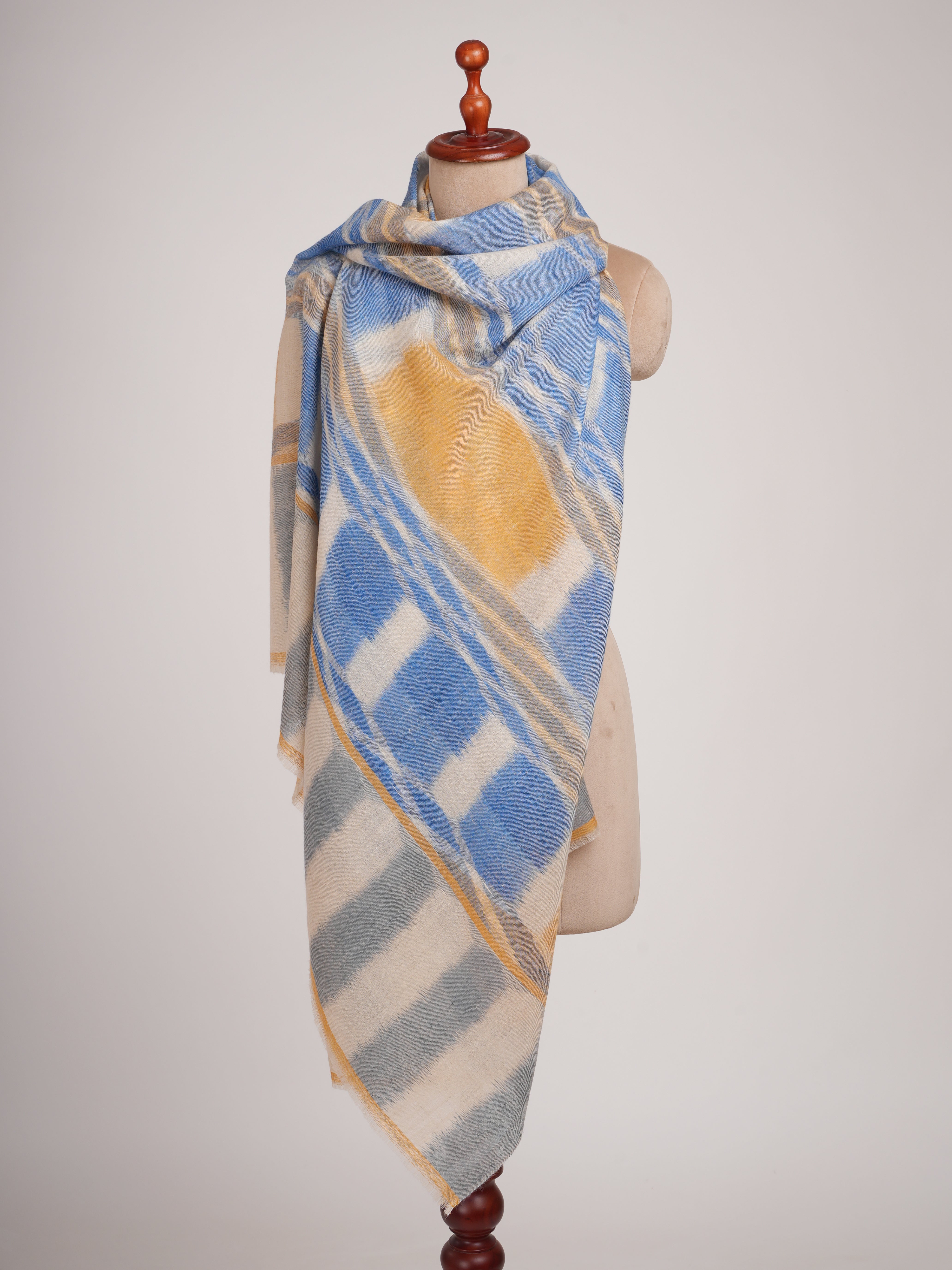 Featherlight Handwoven Ikat Kashmiri Pashmina Shawl