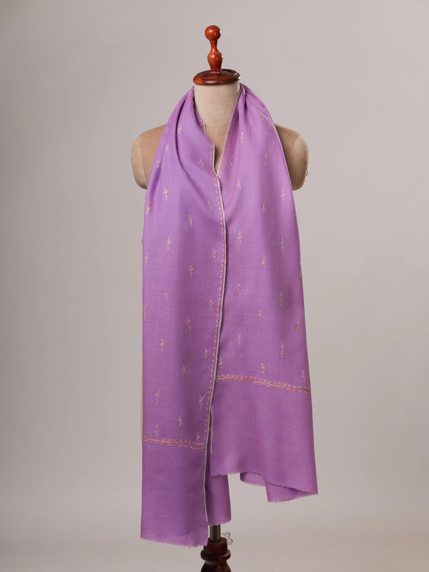 Lavender Machie Buteh Hand Embroidered Fine Wool Shawl Shahkaar
