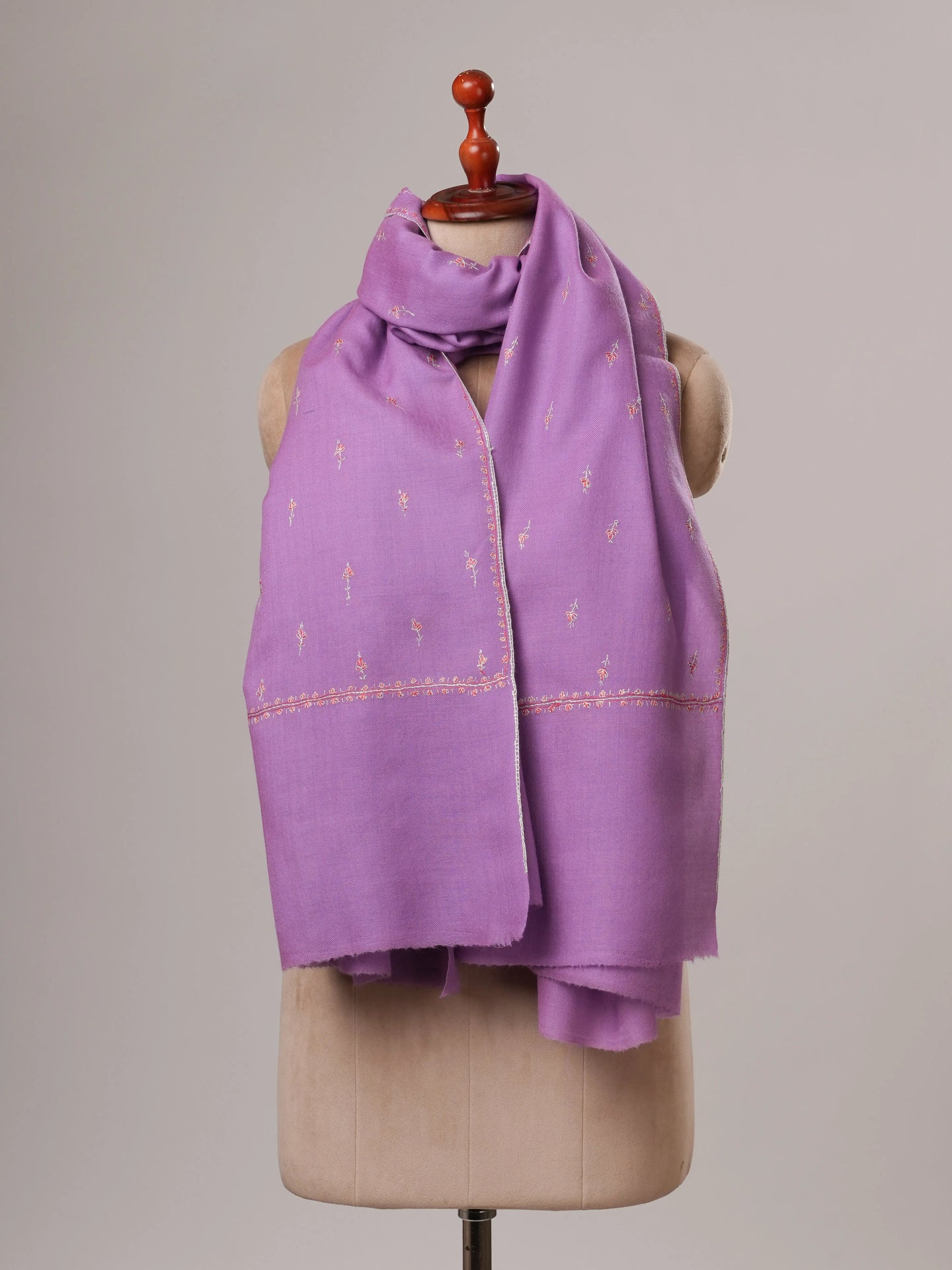 Lavender Machie Buteh Hand Embroidered Fine Wool Shawl Shahkaar