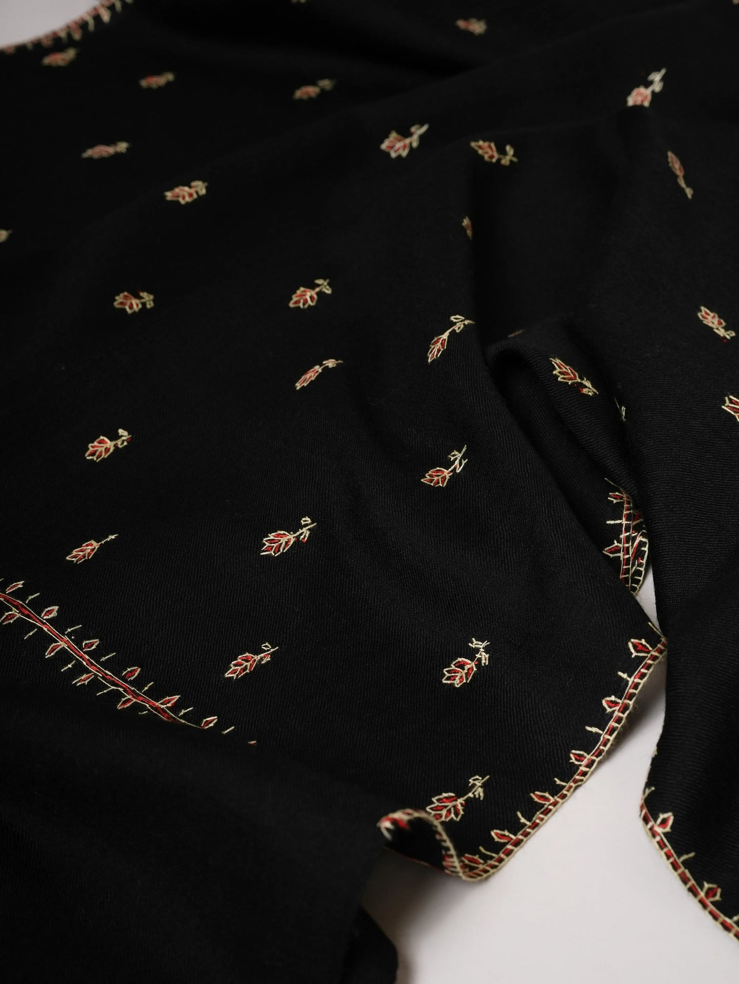 Hand Embroidered Machie Booti Indian Fine Wool Shawl Shahkaar