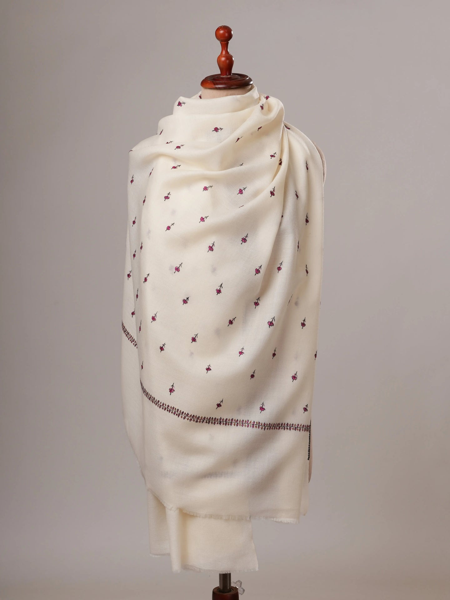 Ivory Machie Booti Fine Wool Hand Embroidery Shawl Shahkaar