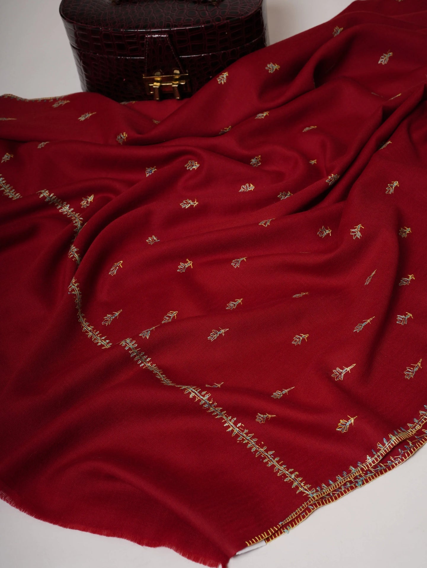 Machie Booti Fine Wool Hand Embroidered Kashmiri Shawl Shahkaar