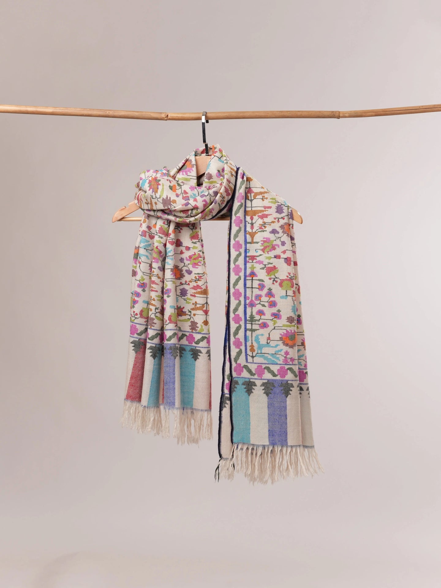 Natural White Floral Handwoven Kani Pashmina Shawl Shahkaar.com