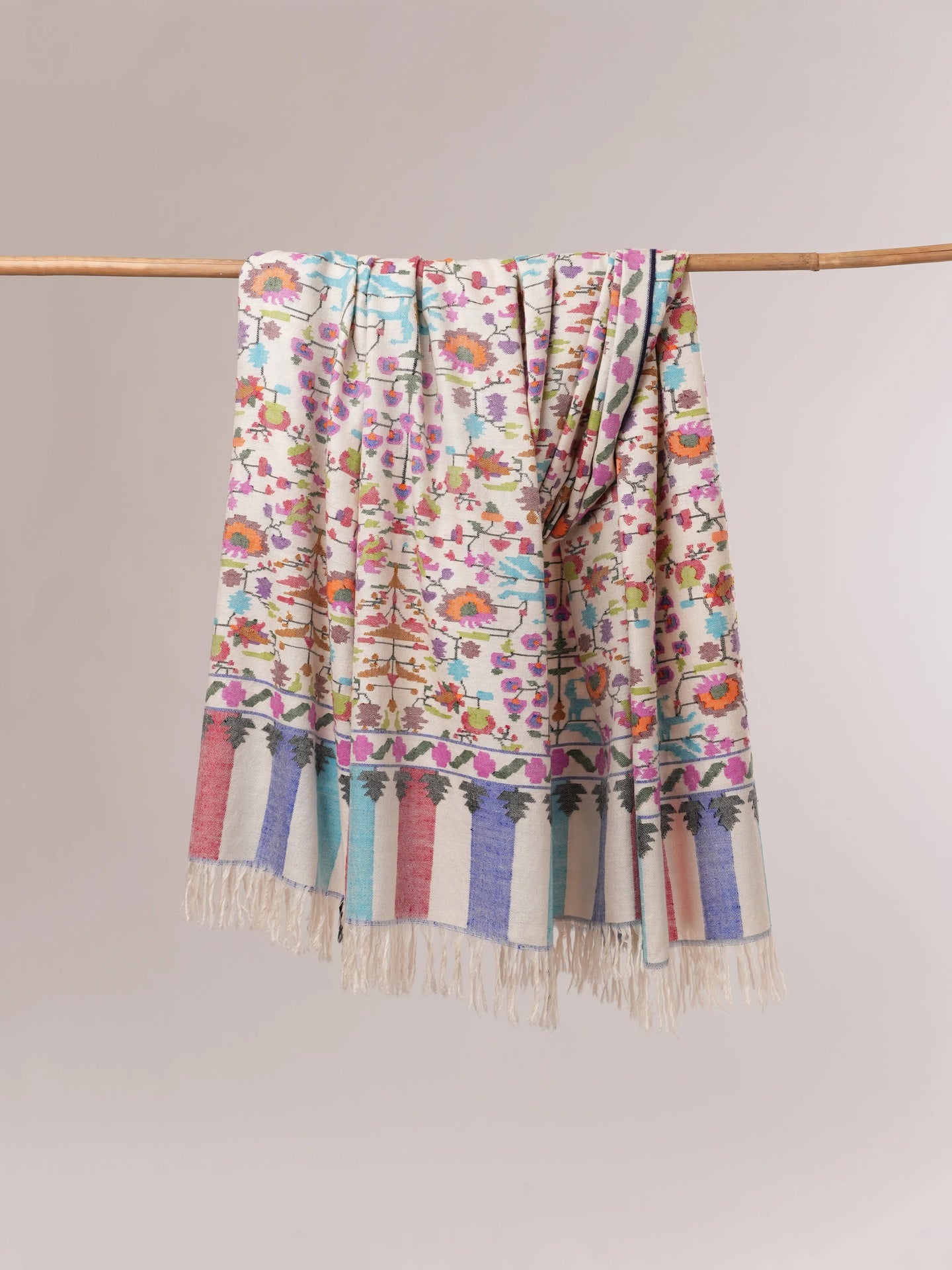 Natural White Floral Handwoven Kani Pashmina Shawl Shahkaar.com