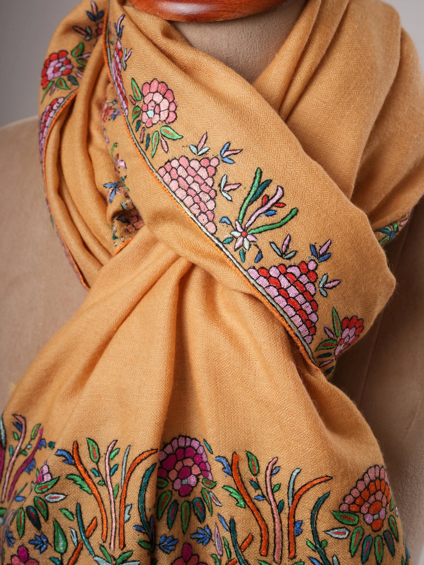 Handloomed Kashmiri Pashmina Shawl – Papier Machie Embroidered Palla Motif Shahkaar