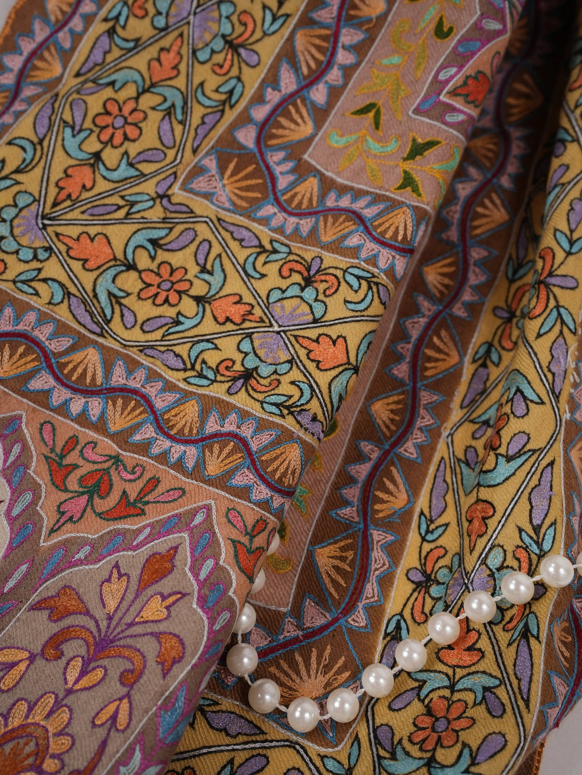 Elegant Handwoven Pashmina Shawl with Kalamkari Hand Embroidery Shahkaar.com