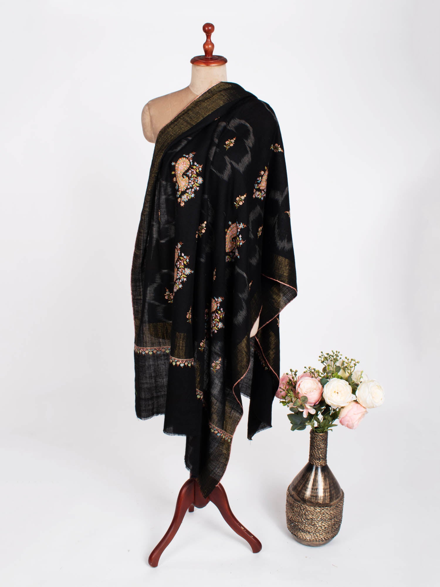 Scialle Pashmina Kashmir nero con bordo Zari dorato - SAN MATEO