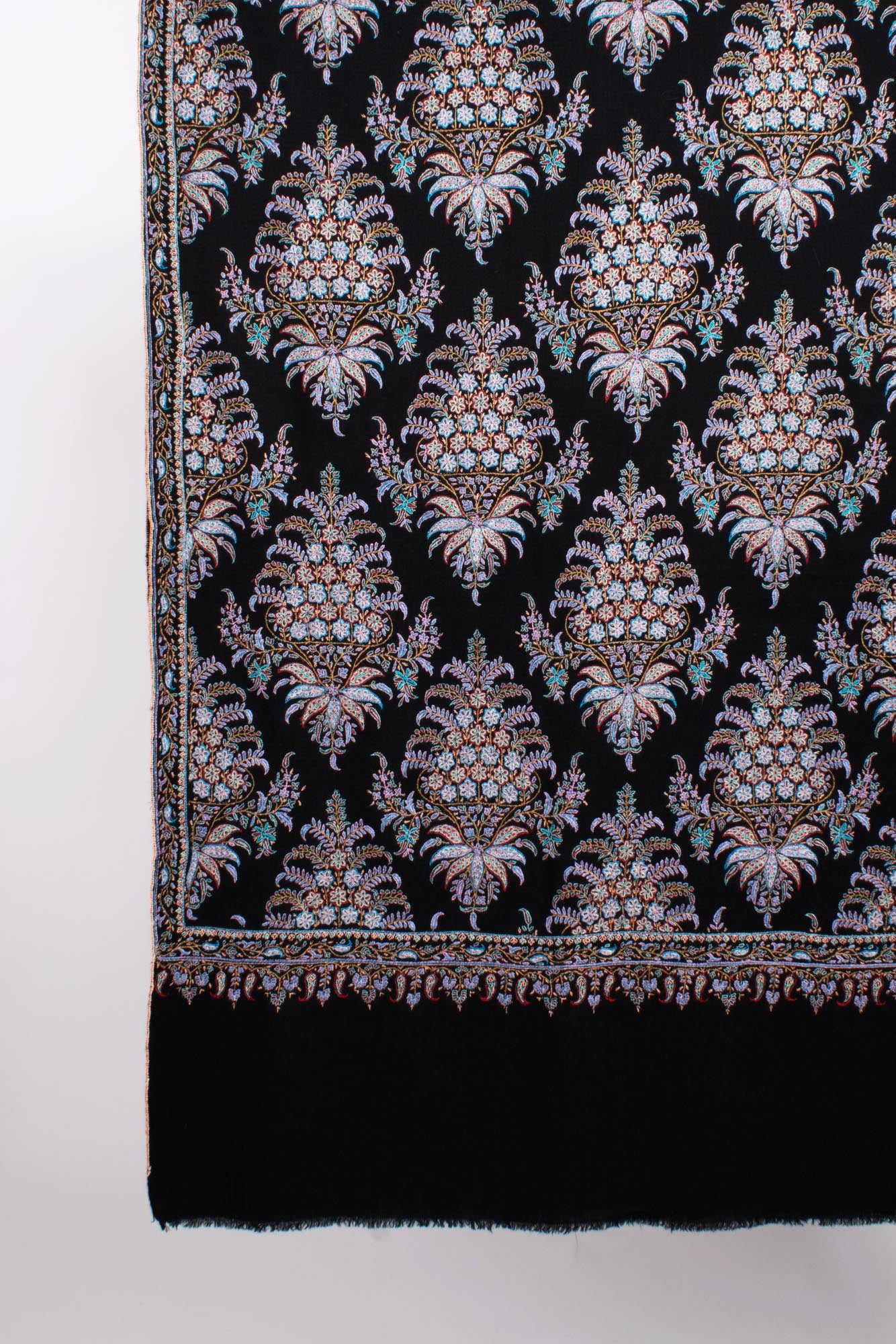 Black Broidered Cachemiri Pashmina Châle - Macclesfield