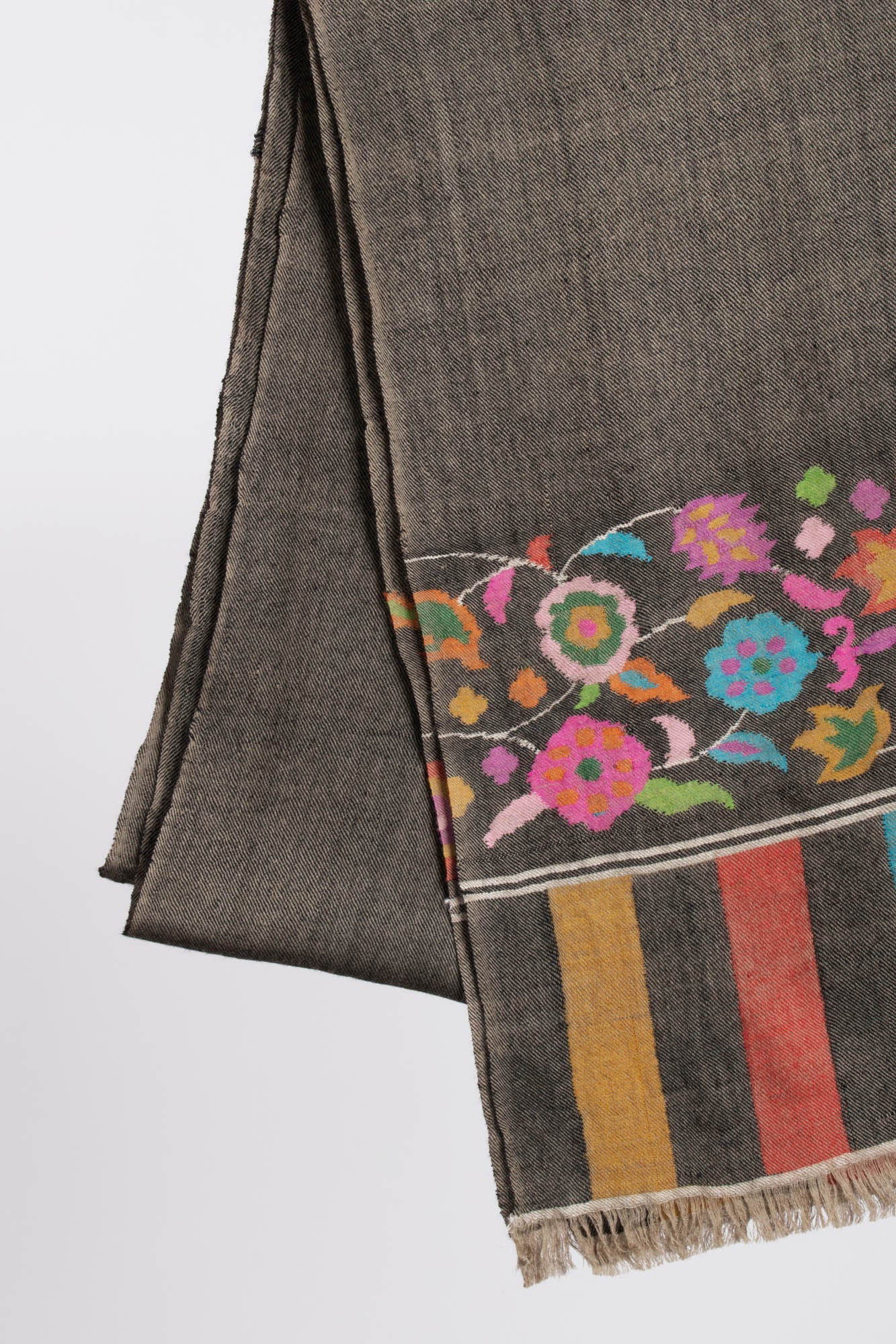 木炭黑色花卉kani pashmina披肩 - 金曼