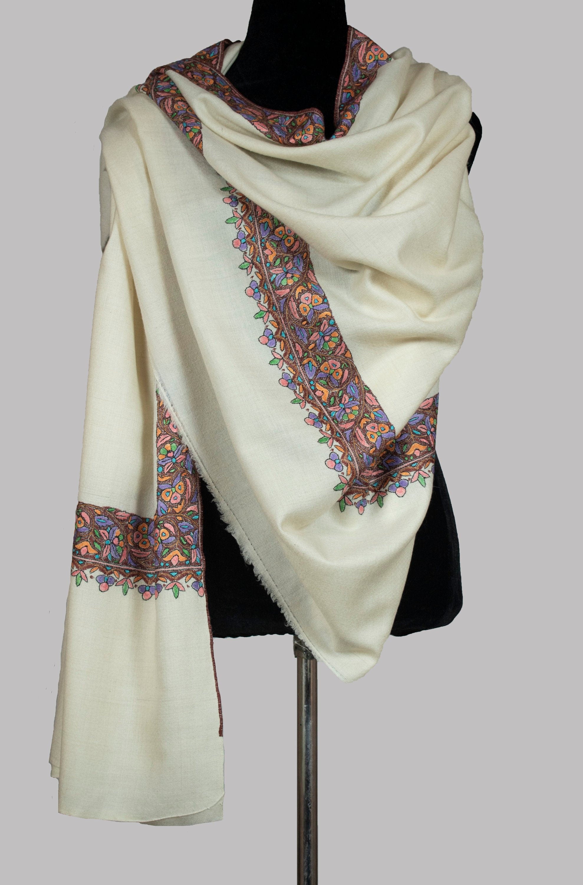 经过认证的边境Sozni Pure Pashmina/Cashmere围巾/披肩,手工编织的手工织机和手工绣在克什米尔,豪华,杰作。