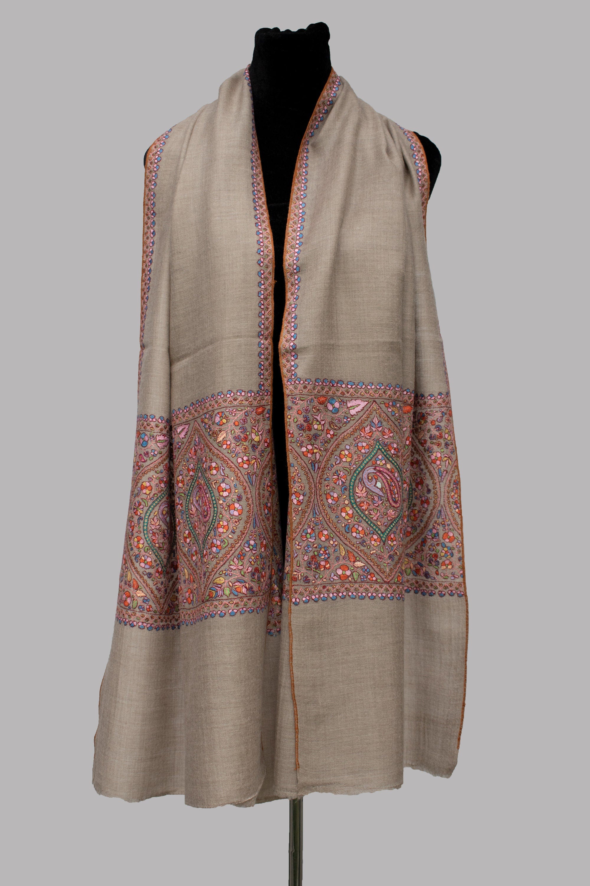 Palla Hand Sozni Pure Pashmina/Cashmere围巾,手工编织在手织机上,手工绣在克什米尔,豪华,杰作。