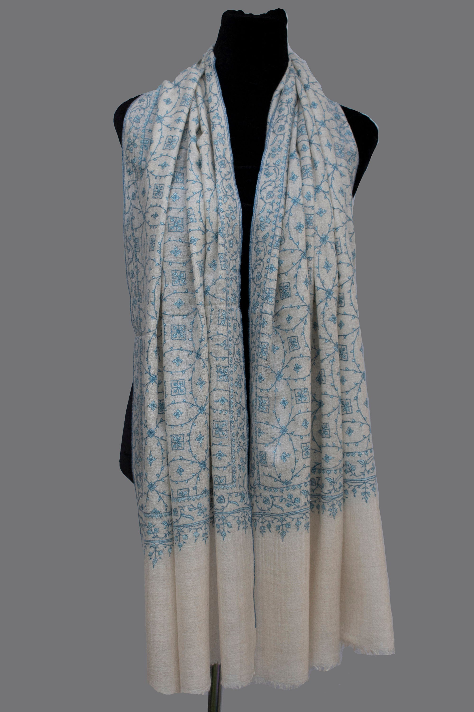 Enveloppement d’écharpe Pashmina en pur cachemire blanc avec broderie all-over, métier à tisser à main, broderie à la main