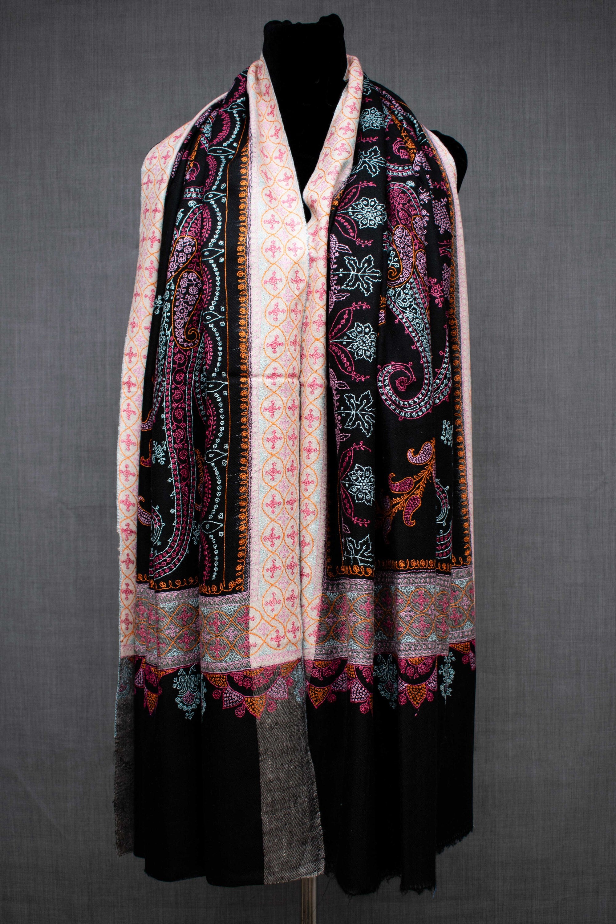 黑色克什米尔手工披肩,纯Pashmina,手工编织,手工刺绣。