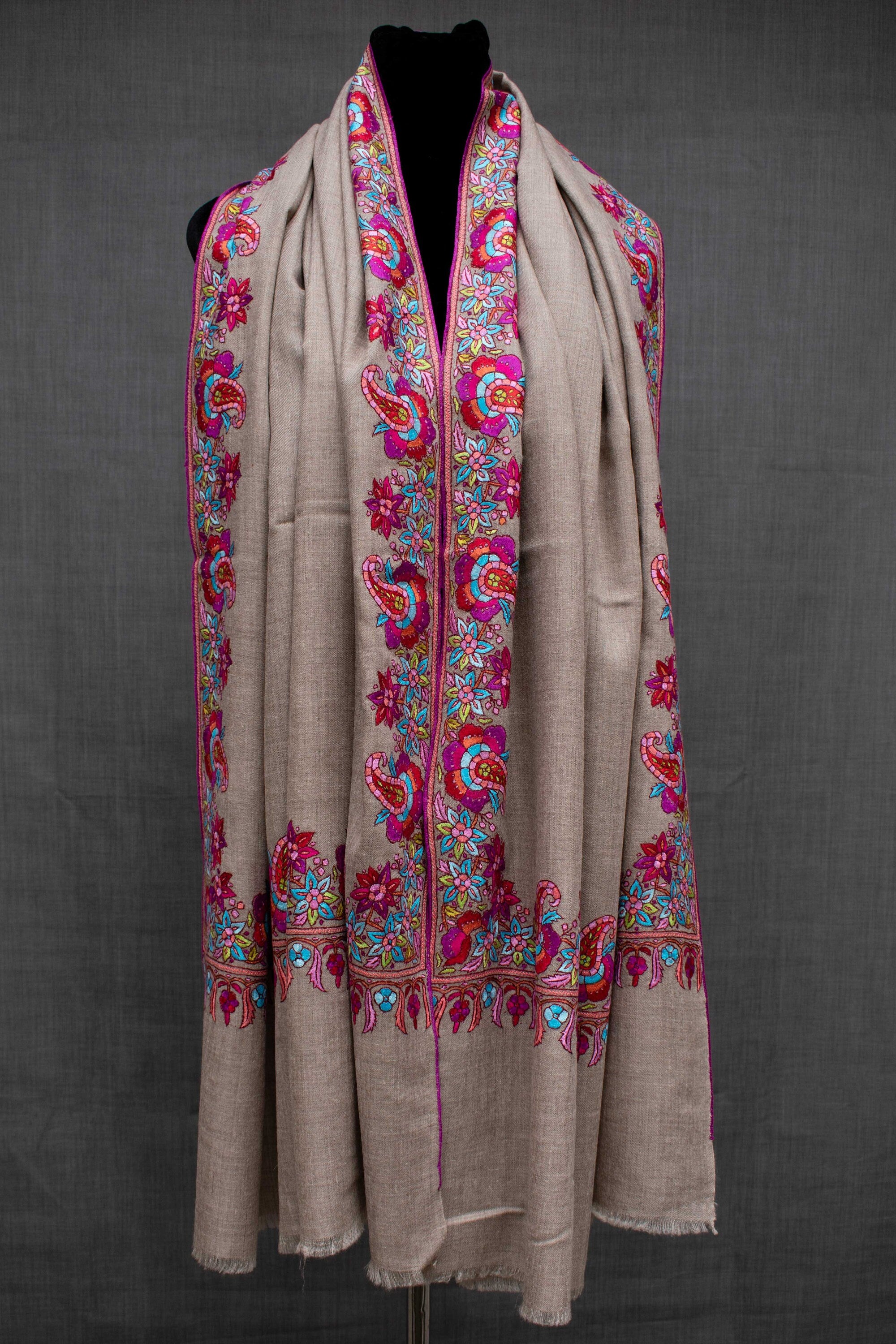 Châle Pashmina brodé en papier mâché, fabriqué au Cachemire