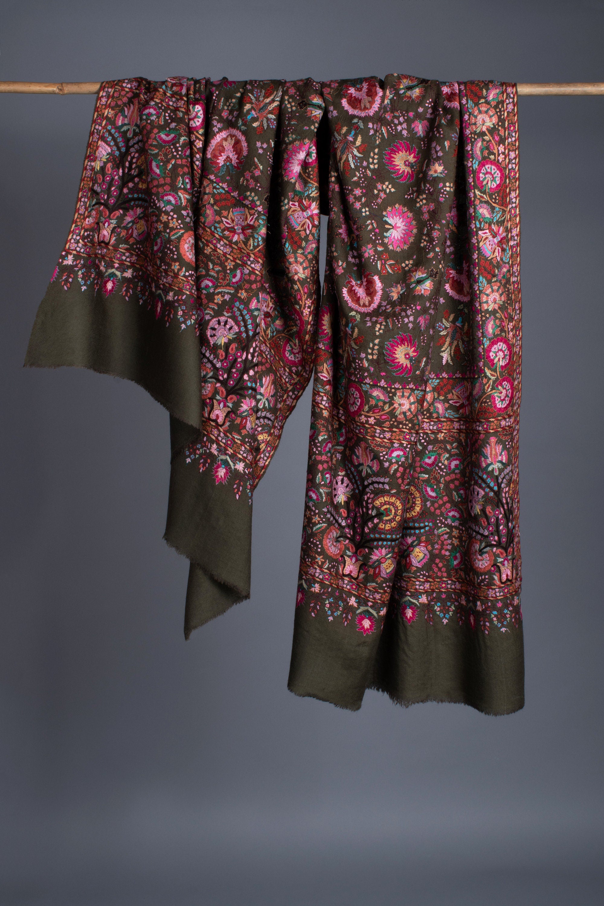 Regali di Natale, Scialle Pashmina del Kashmir, Avvolgimento ricamato indiano di lusso, Scialle ricamato a mano, Scialle esclusivo, 40x80" - CHALKY