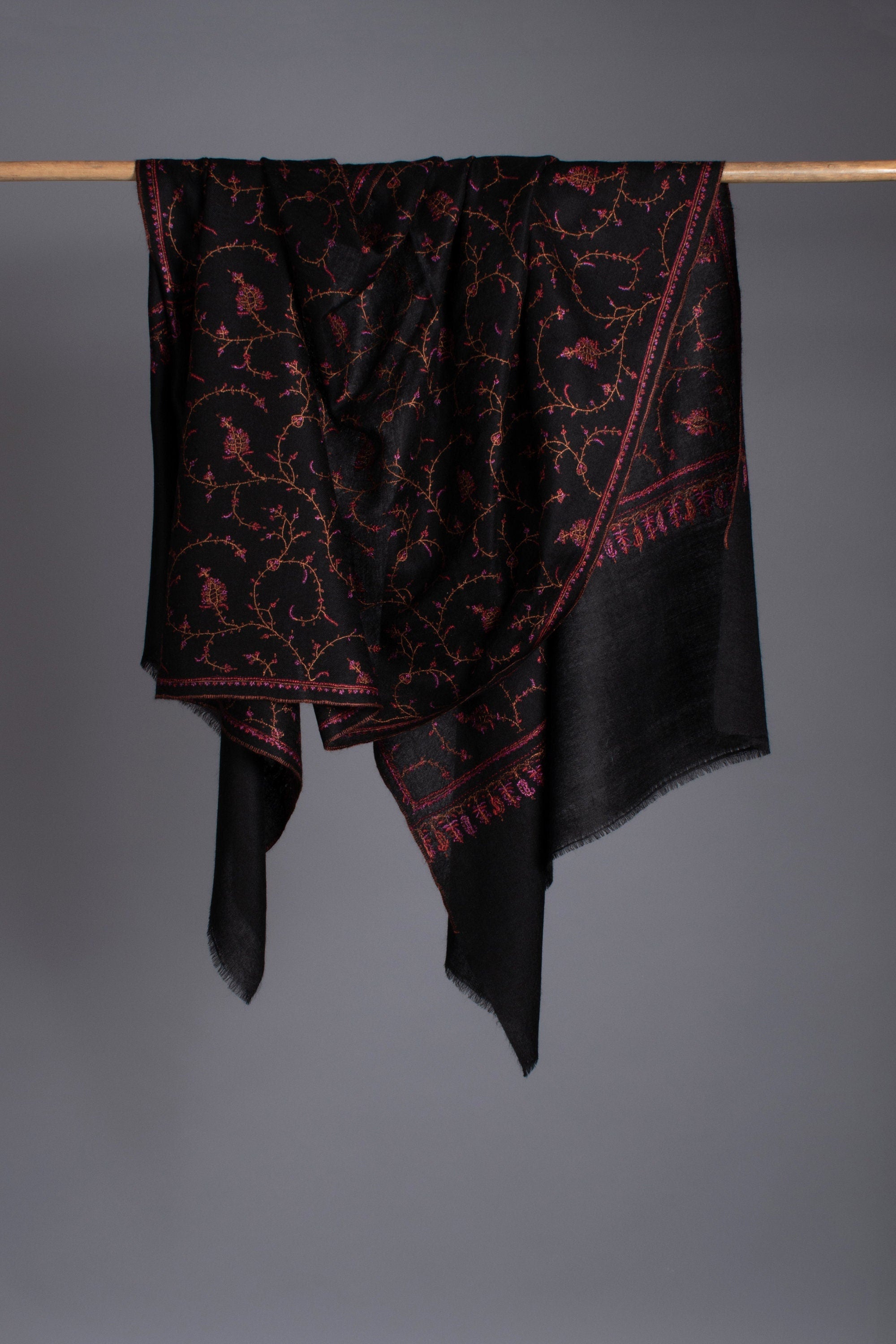 Foulards noirs, Pashminas super doux, broderies à l'aiguille, châles cachemiriens, écharpe de chèvre, 28x80" - TAWHITI