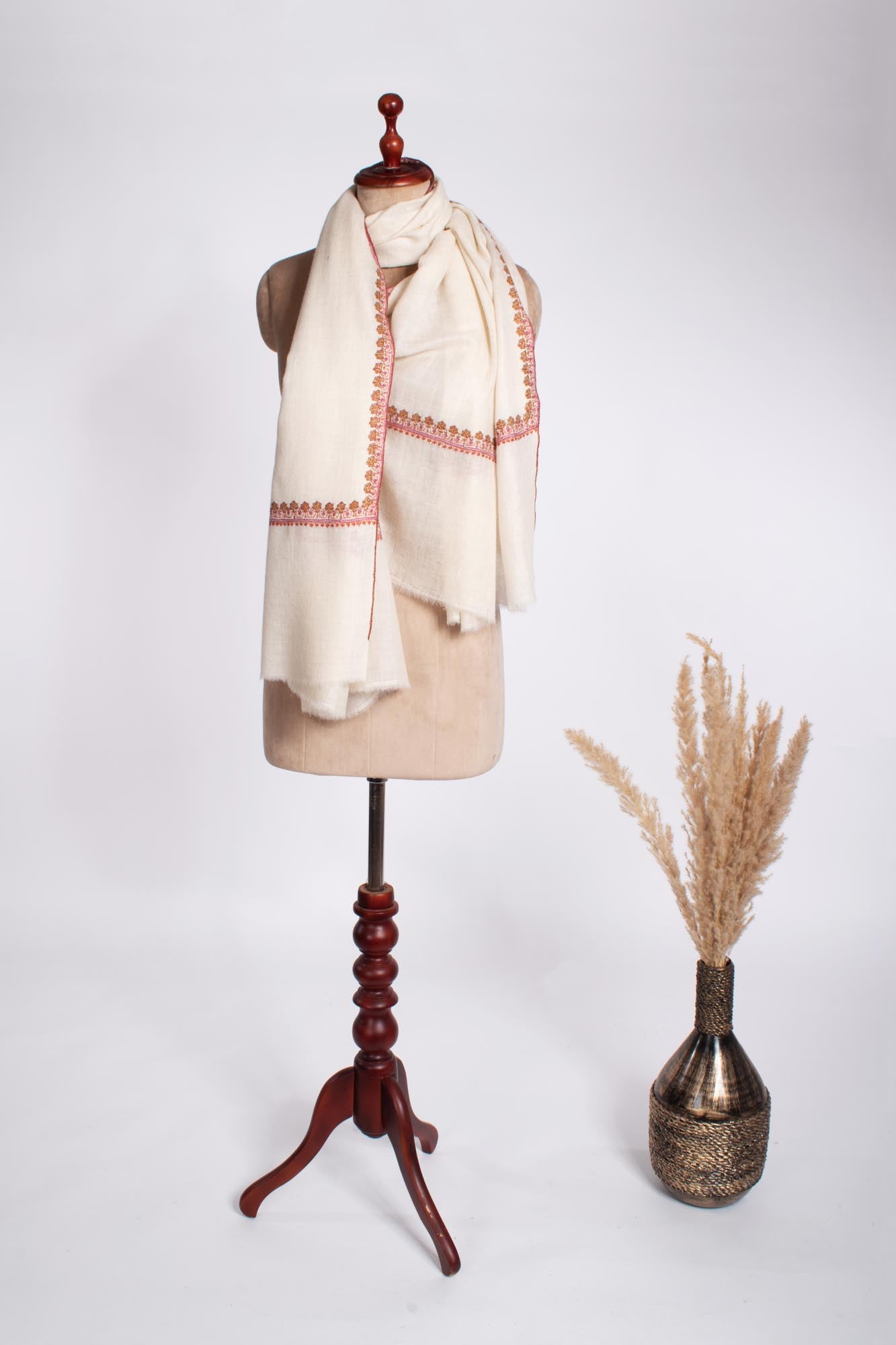 Ivory Pure Pashmina Hashia Broidered Châle - Torridge
