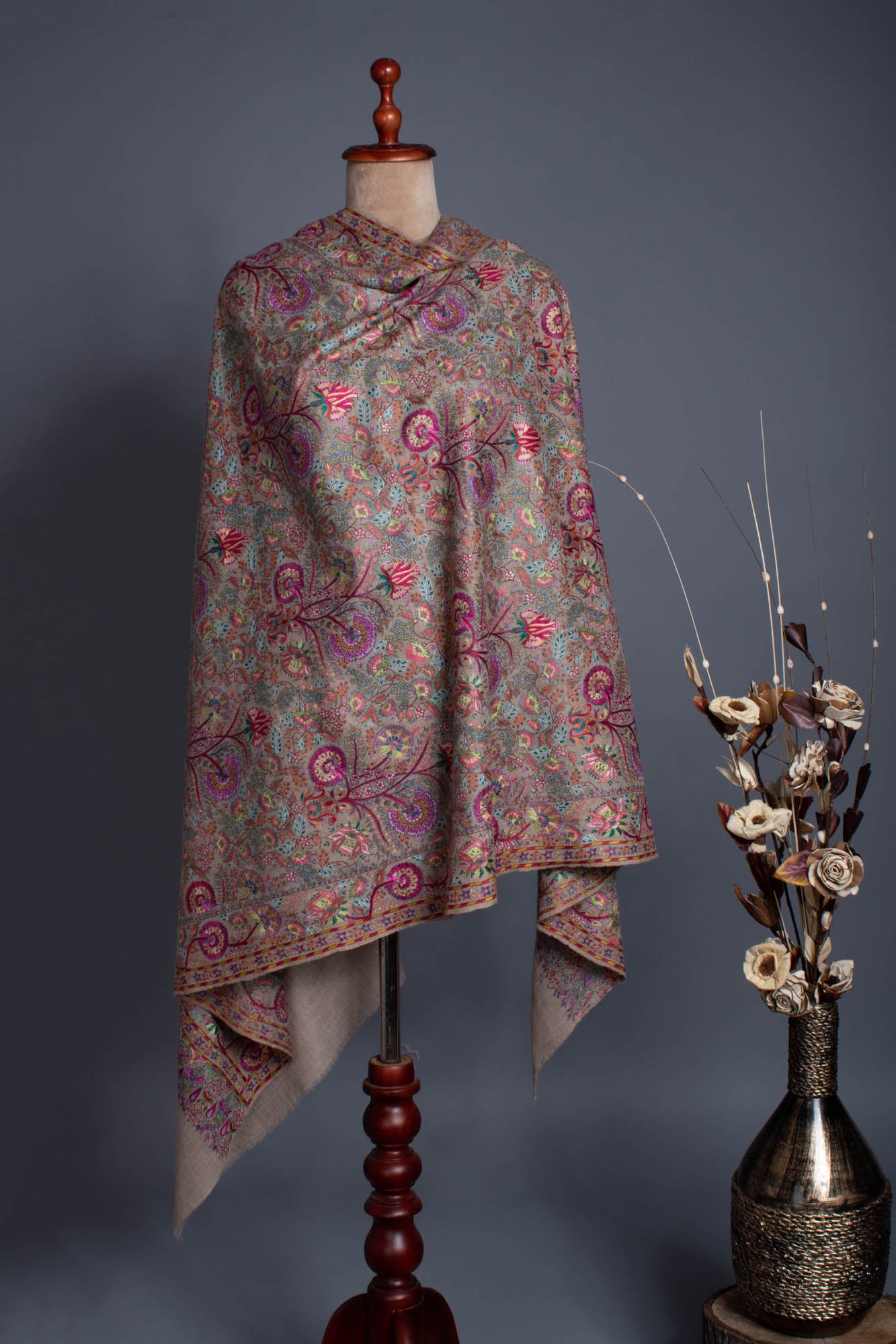 Moto Mughal Beige Jamavar Pashmina - Reynosa