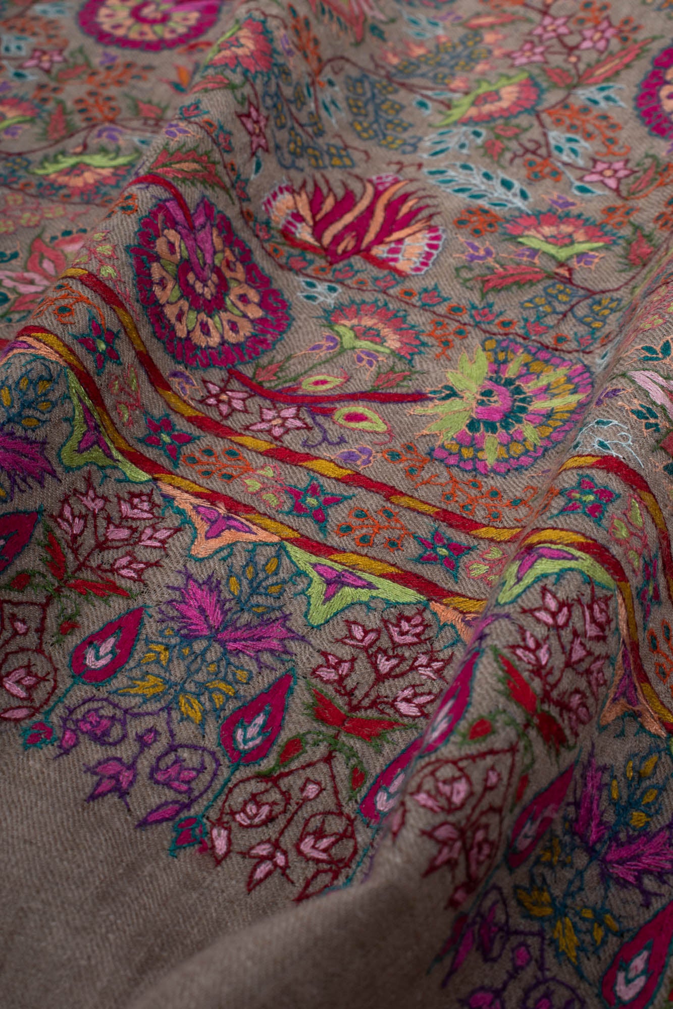 Moto Mughal Beige Jamavar Pashmina - Reynosa