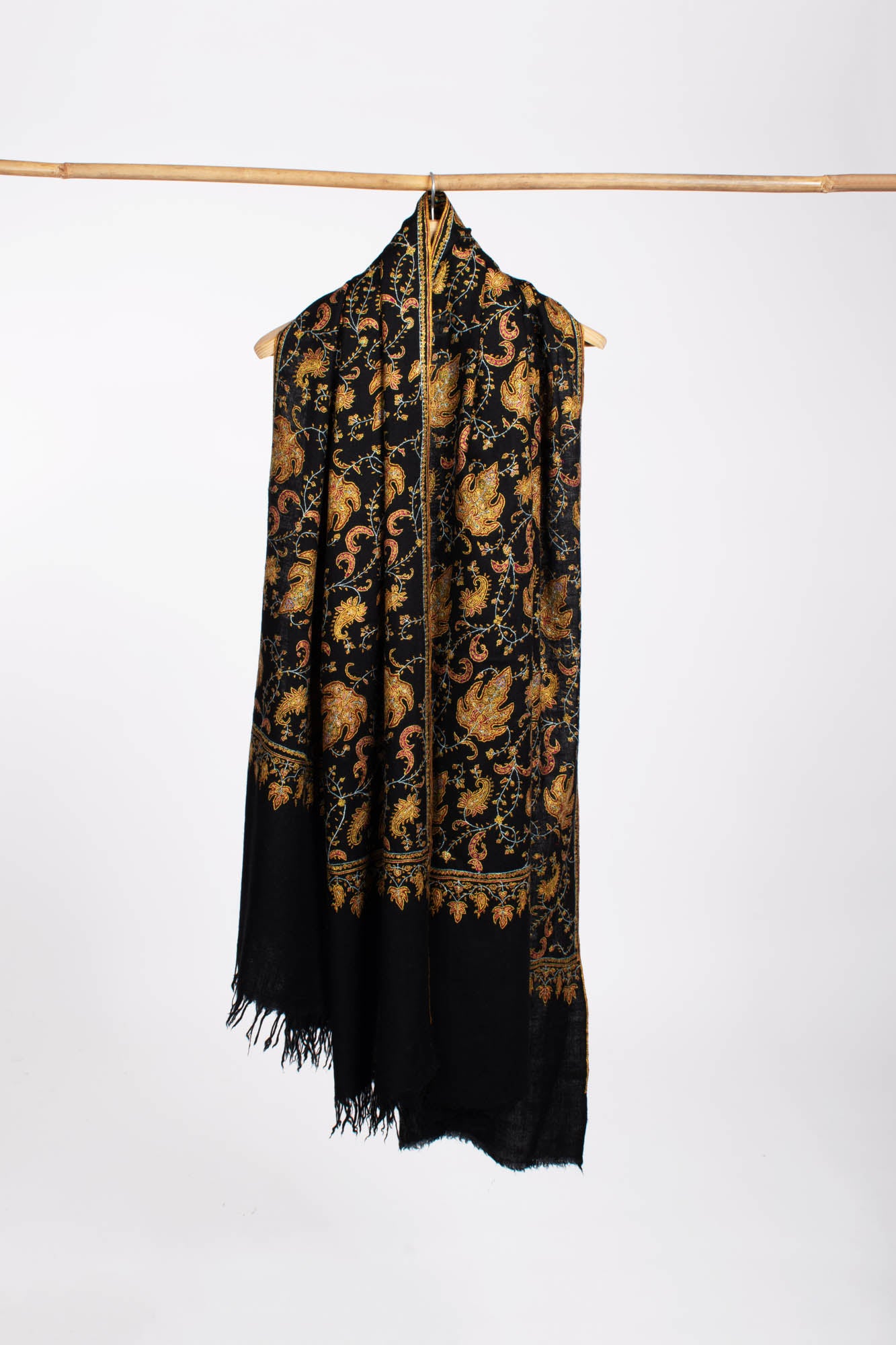 Châle Pashmina noir inspiré de la feuille d'érable - CALEXICO