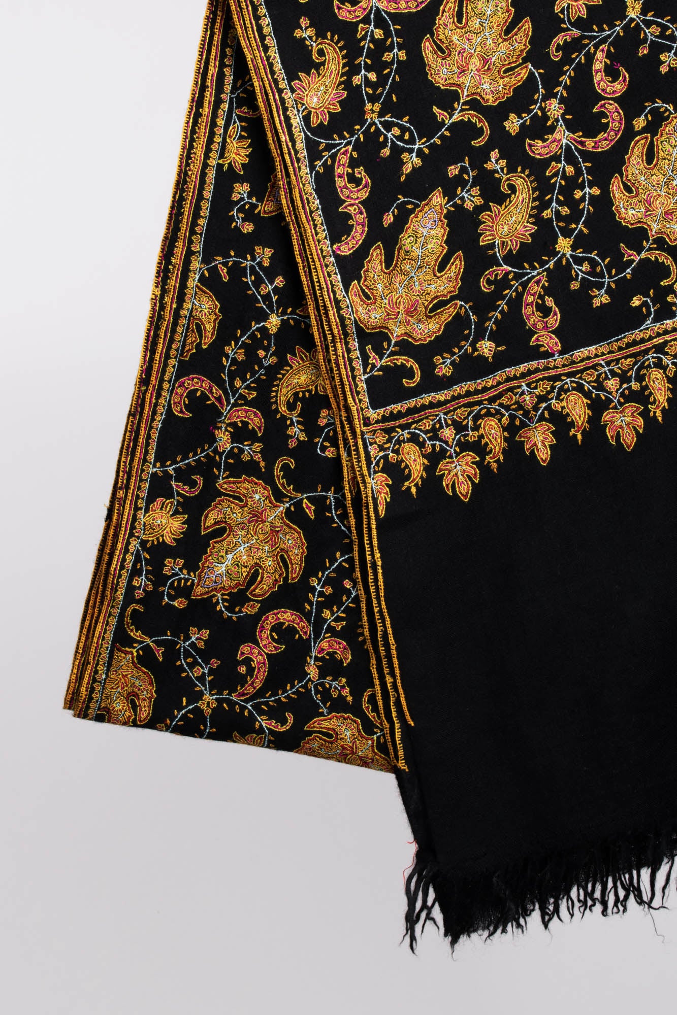 Châle Pashmina noir inspiré de la feuille d'érable - CALEXICO