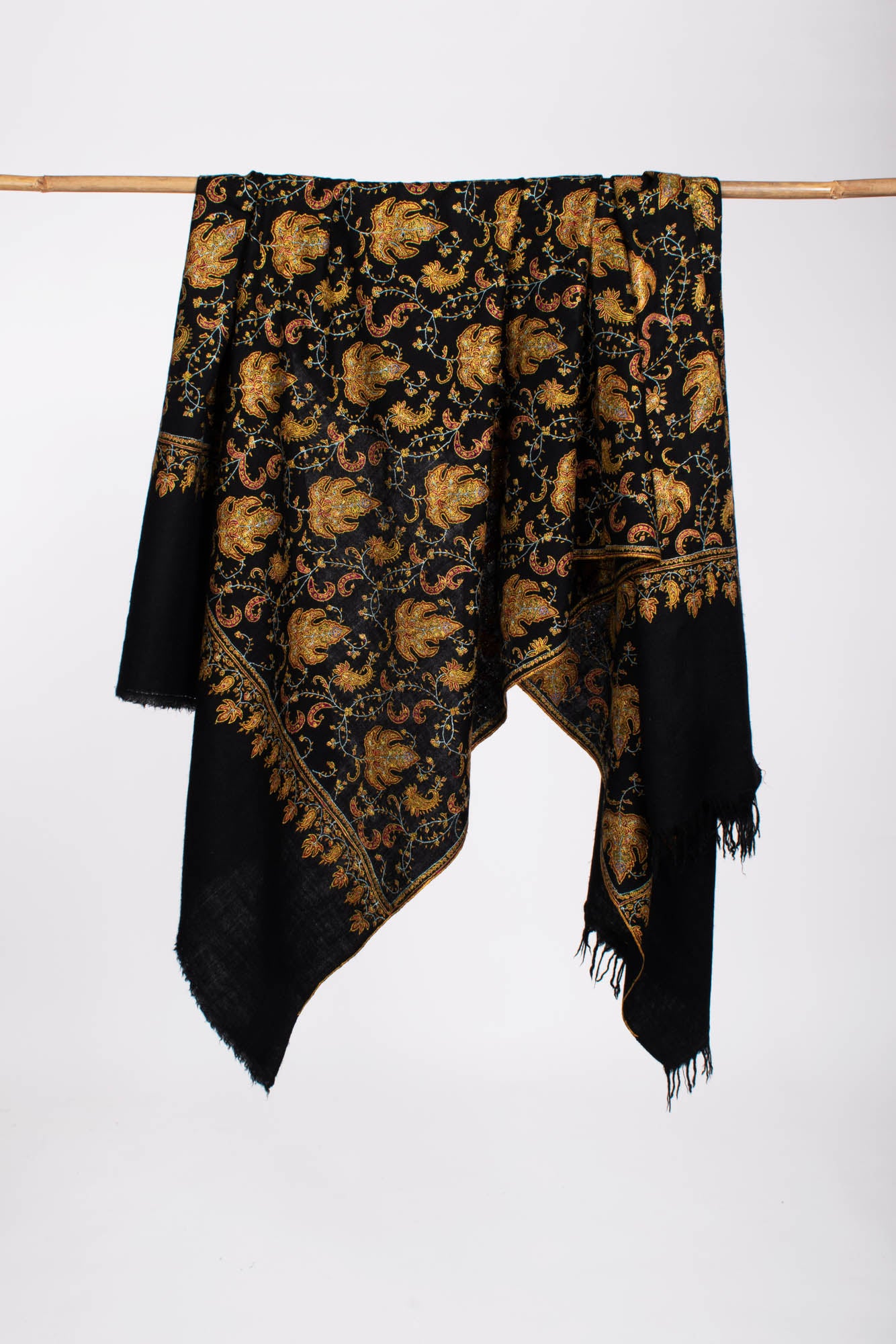 Châle Pashmina noir inspiré de la feuille d'érable - CALEXICO