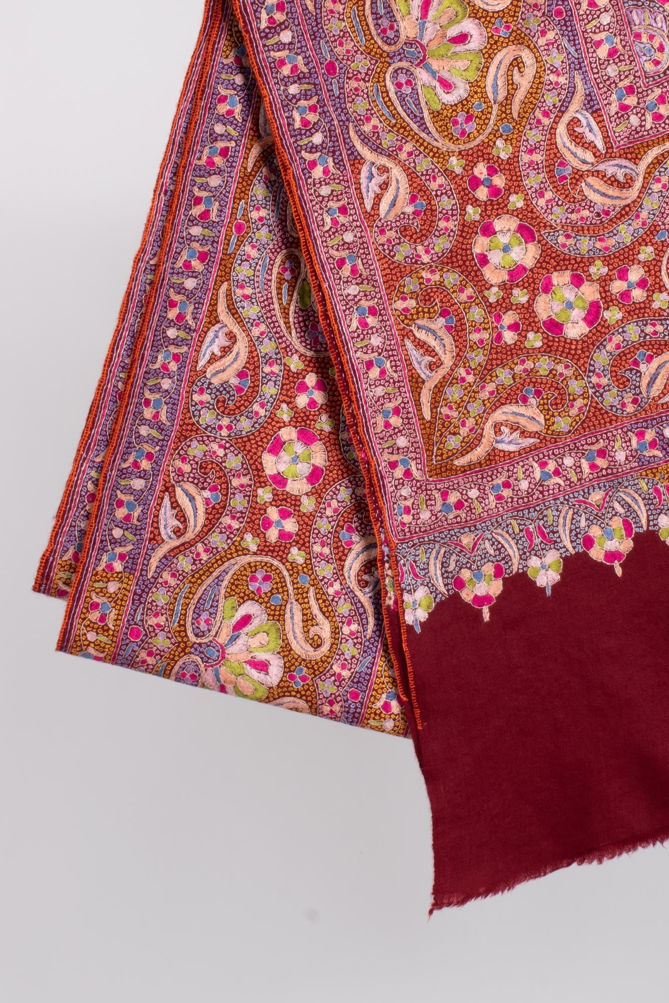 Shawl di carta ricamato a mano marrone - barishal