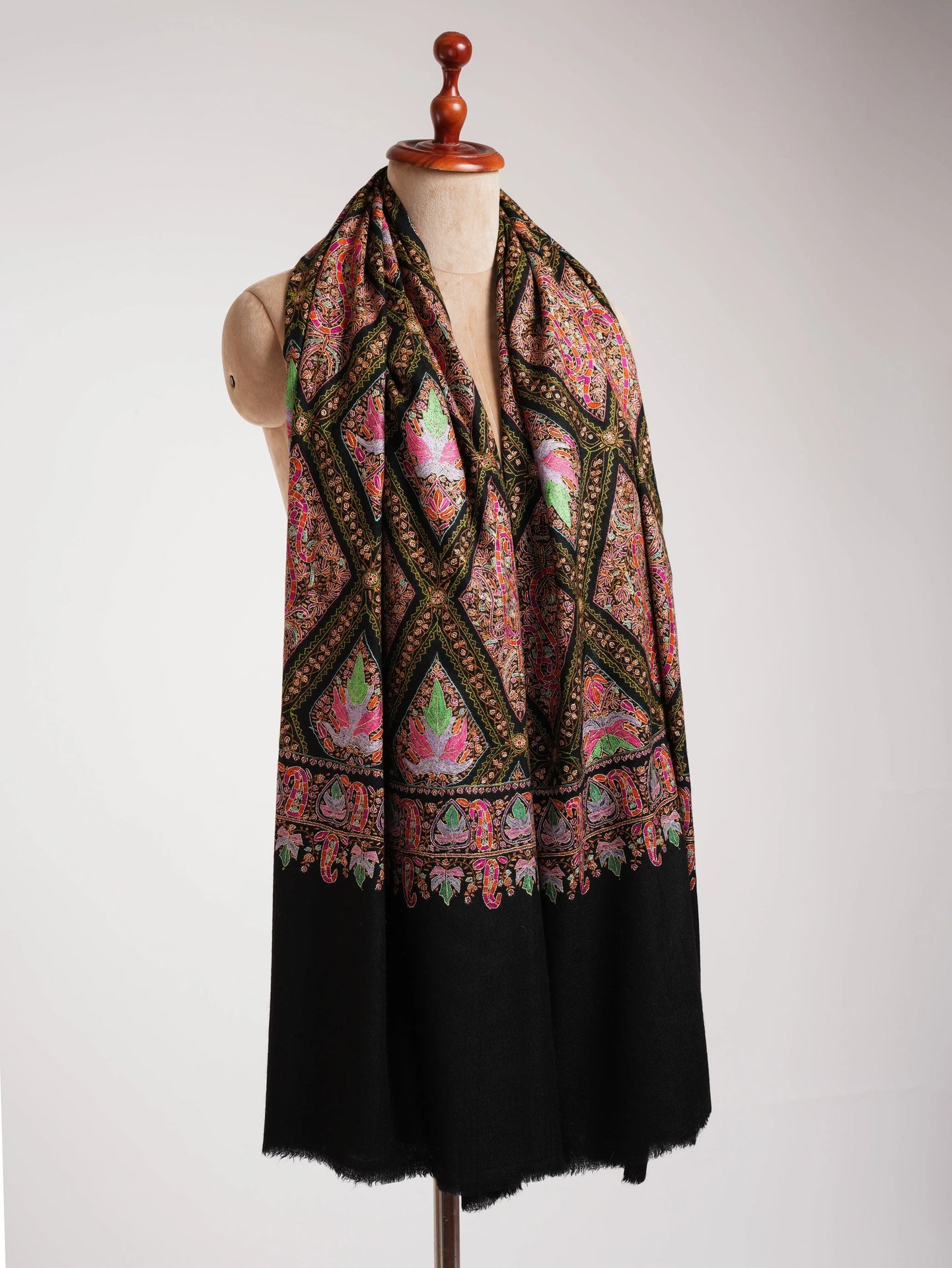 Black Sozni Chinar Embroidered Pashmina Jamavar Shawl Shahkaar