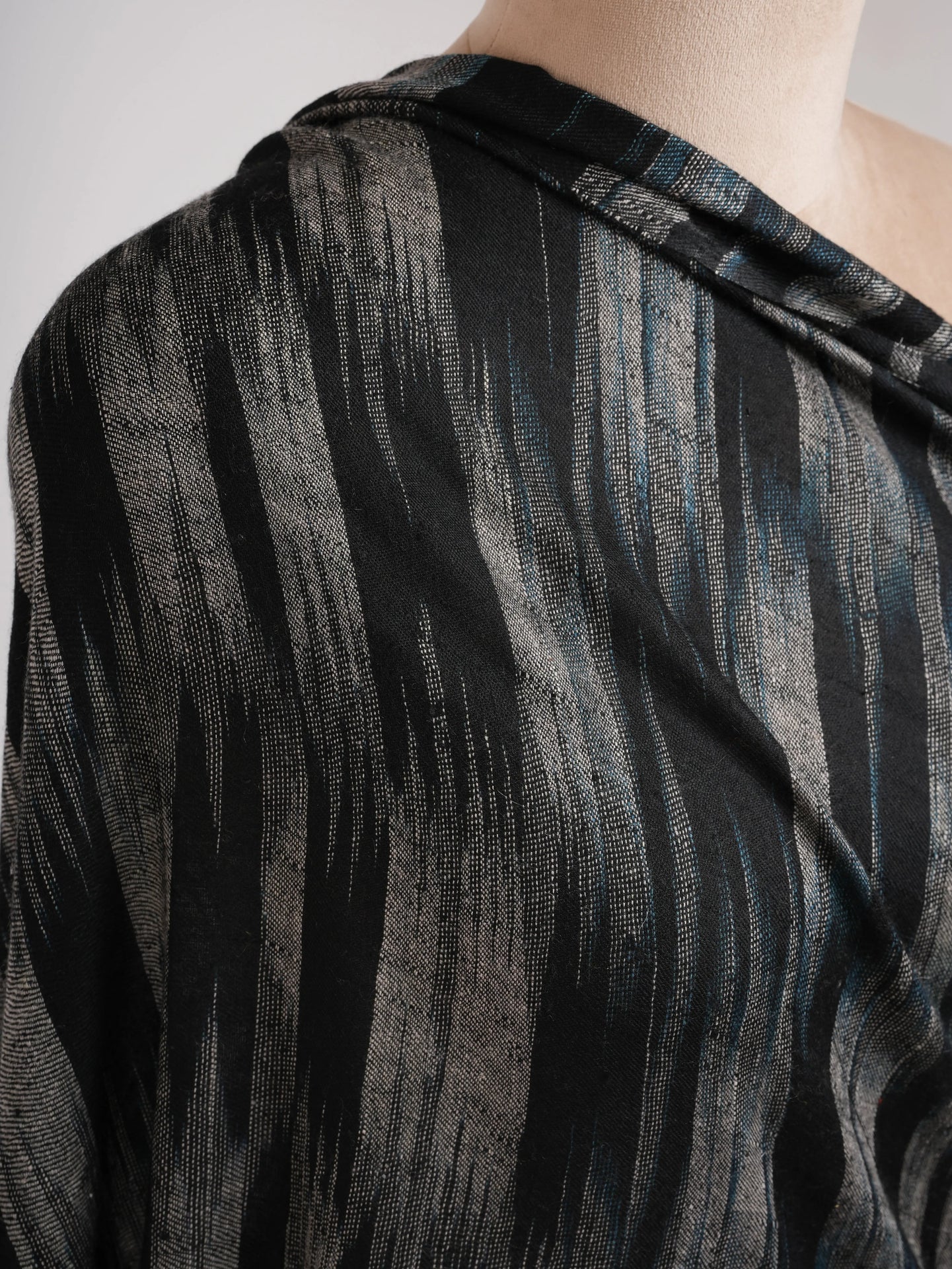 Black and White Handwoven Space Dye Ikat Pashmina Shawl Shahkaar