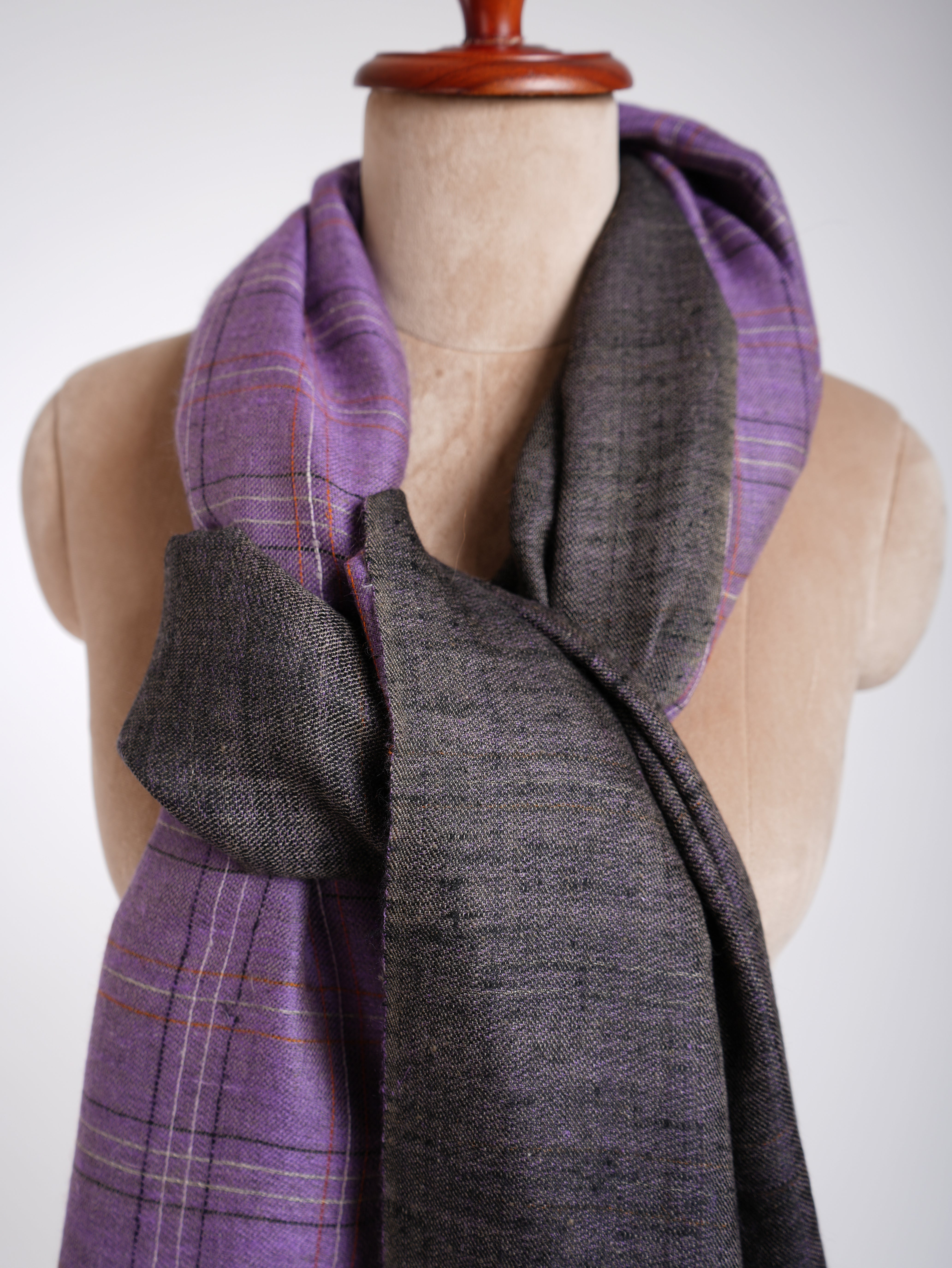 Châle Dorukha Pashmina violet et noir