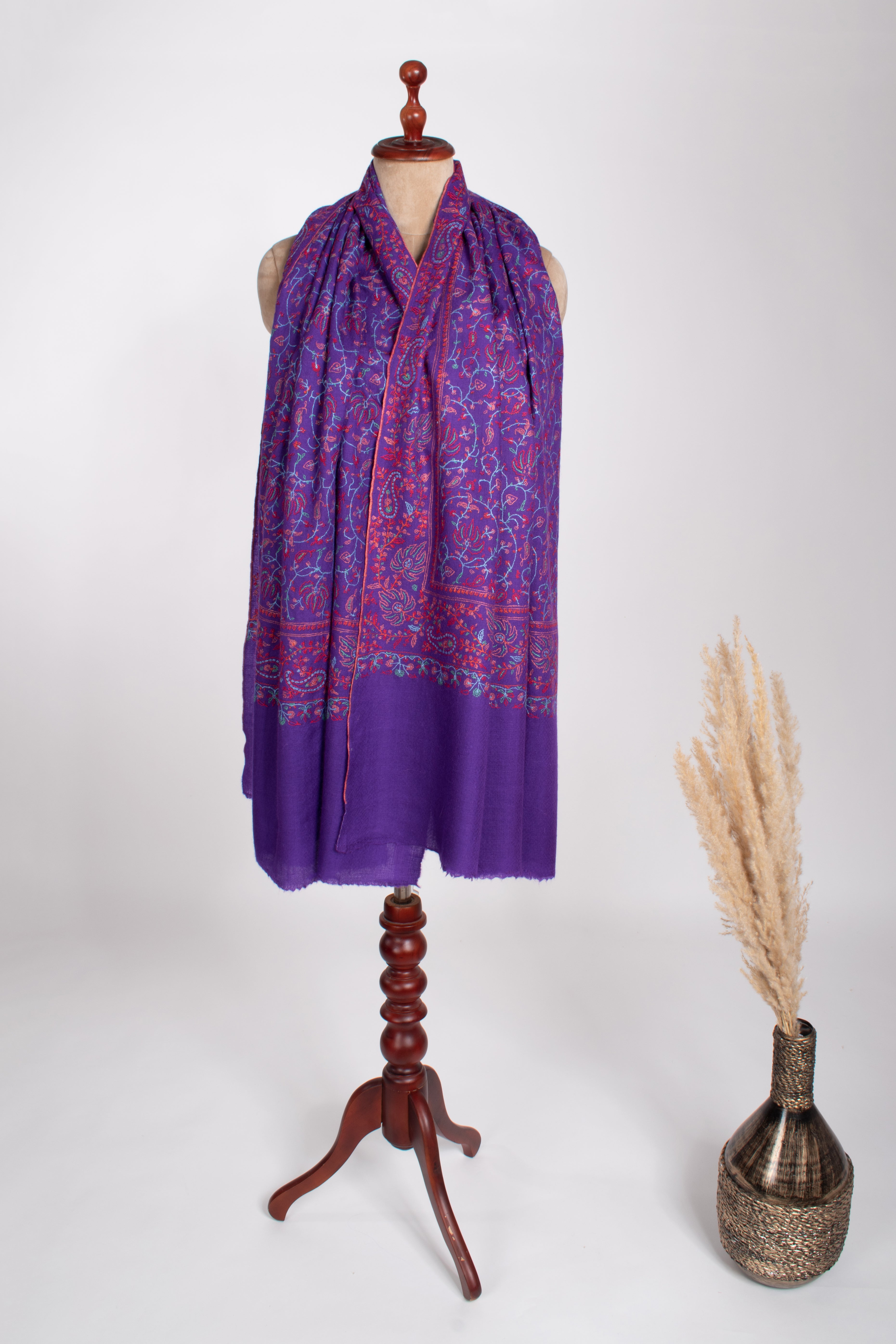 Violetter Sozni-bestickter Boho-Pashmina-Wickel