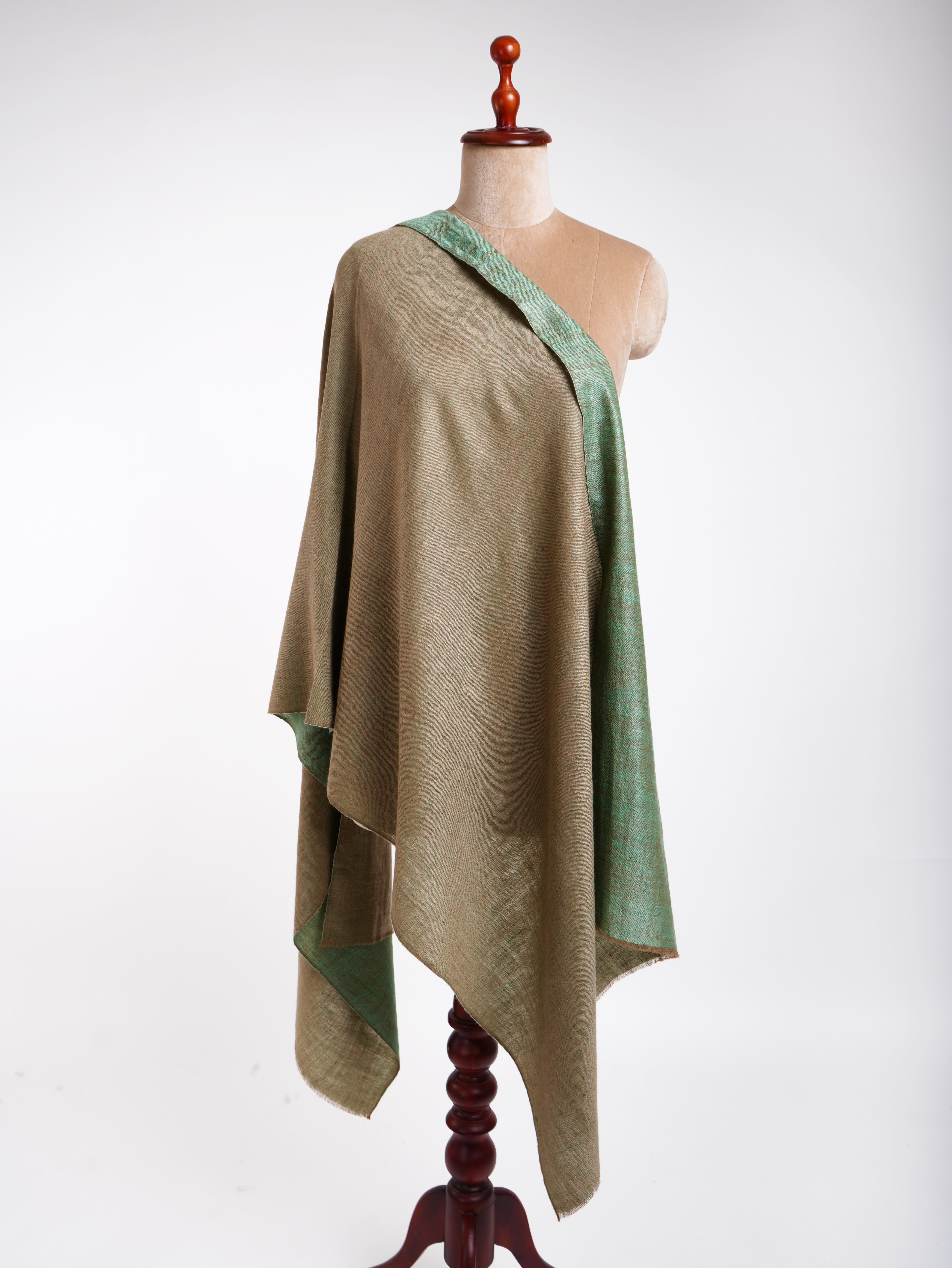 Sciarpa indiana in cashmere Dorukha verde fresco